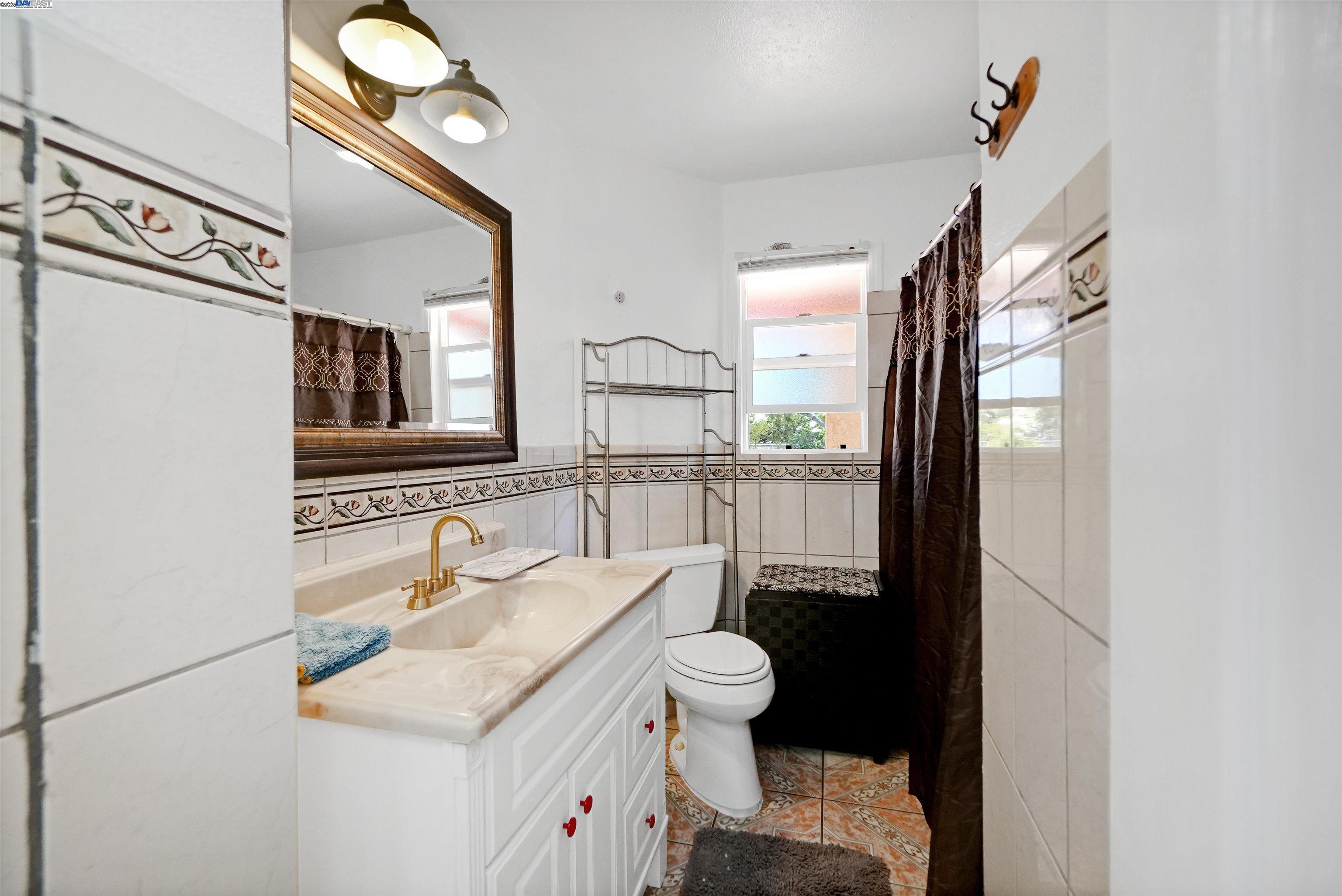 Detail Gallery Image 10 of 23 For 26361 Huntwood Aave, Hayward,  CA 94544 - 3 Beds | 2 Baths