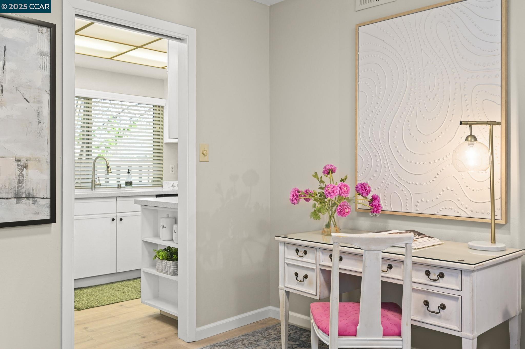 Detail Gallery Image 12 of 38 For 1605 Countrywood Ct, Walnut Creek,  CA 94598 - 3 Beds | 2/1 Baths