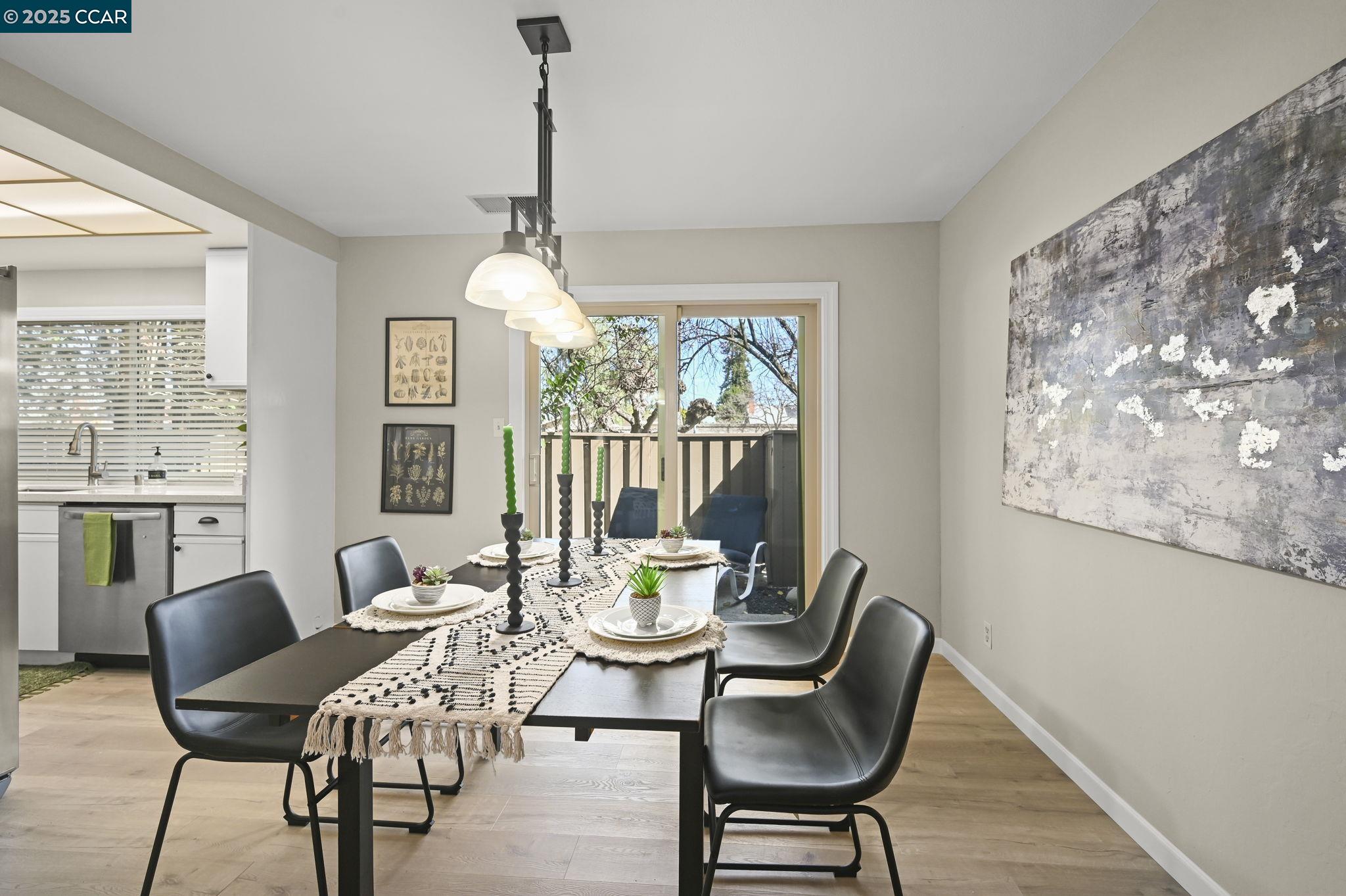 Detail Gallery Image 18 of 38 For 1605 Countrywood Ct, Walnut Creek,  CA 94598 - 3 Beds | 2/1 Baths