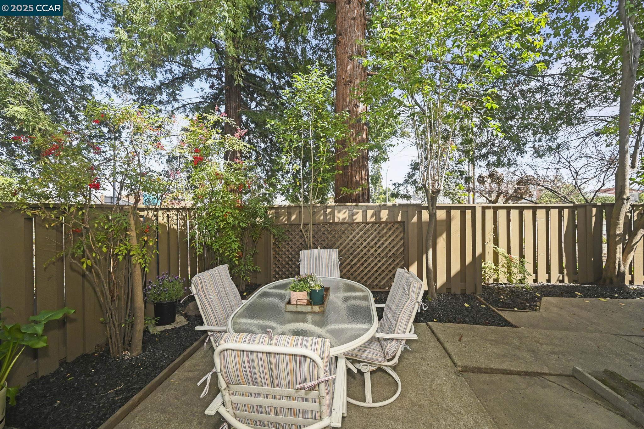 Detail Gallery Image 29 of 38 For 1605 Countrywood Ct, Walnut Creek,  CA 94598 - 3 Beds | 2/1 Baths