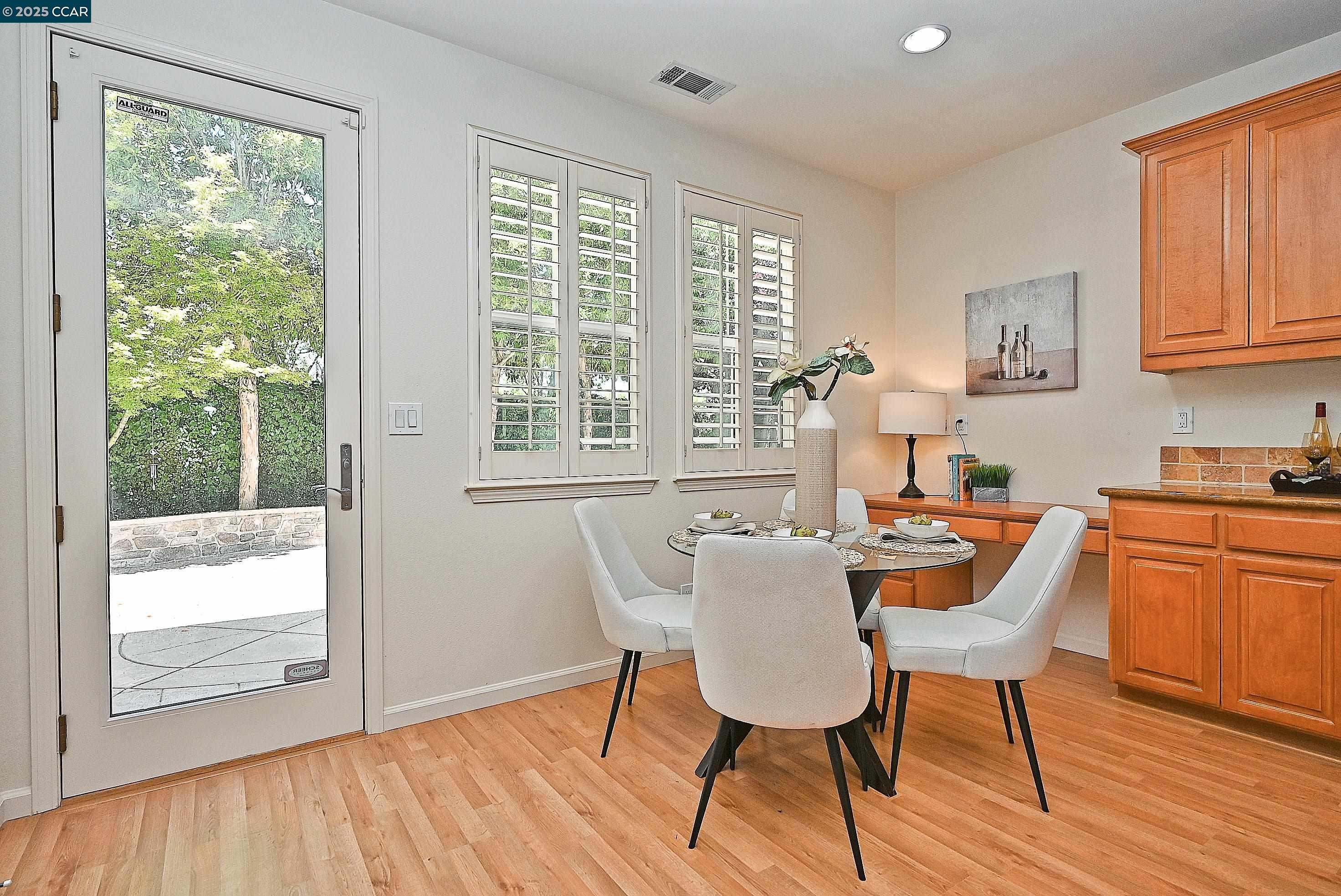 Detail Gallery Image 12 of 46 For 1416 Allanmere Dr, San Ramon,  CA 94582 - 5 Beds | 3/1 Baths