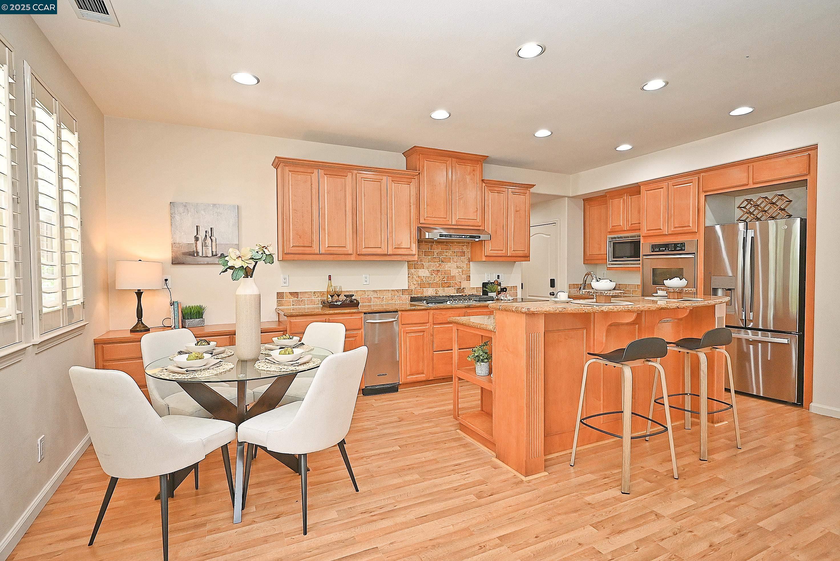 Detail Gallery Image 8 of 46 For 1416 Allanmere Dr, San Ramon,  CA 94582 - 5 Beds | 3/1 Baths
