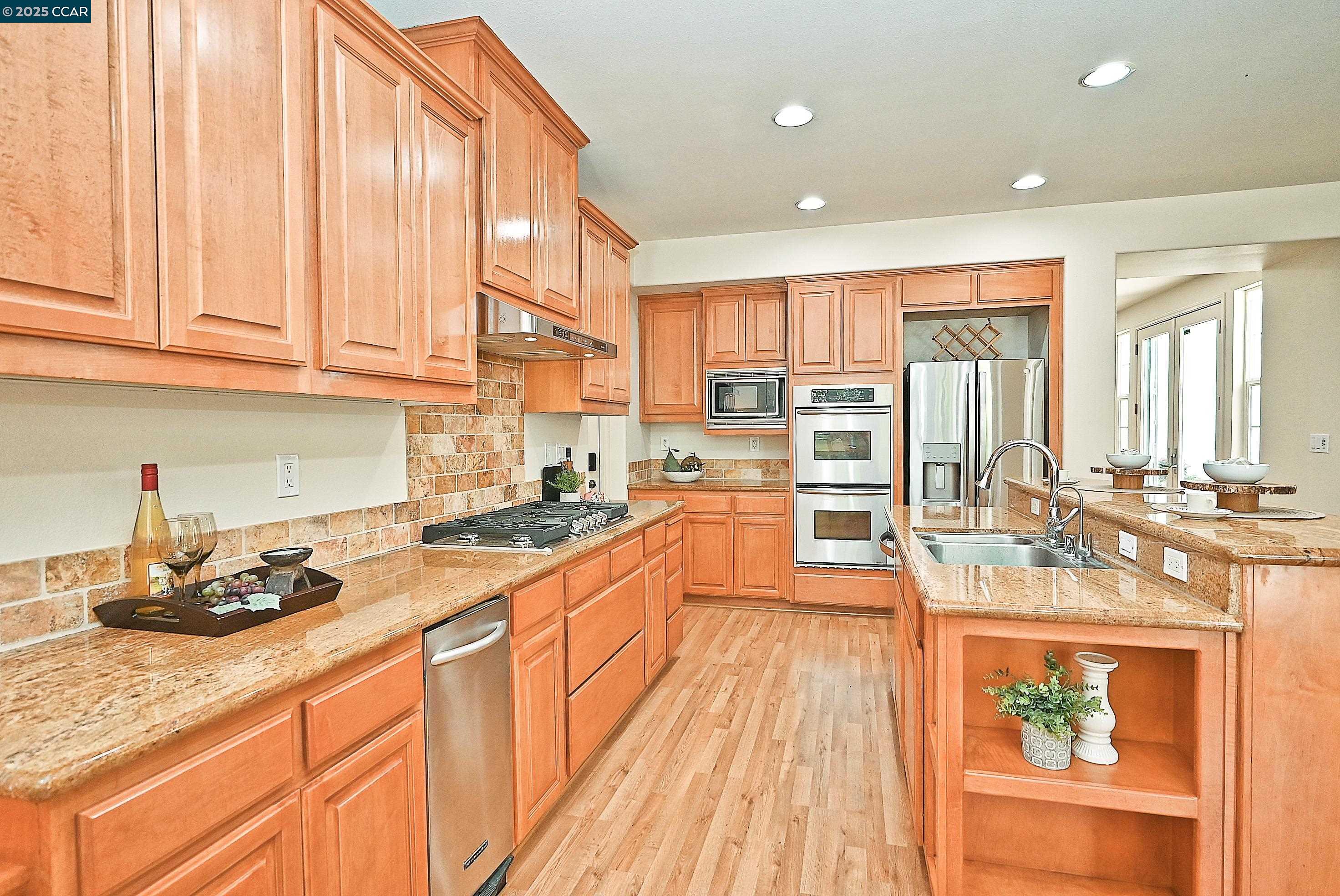 Detail Gallery Image 10 of 46 For 1416 Allanmere Dr, San Ramon,  CA 94582 - 5 Beds | 3/1 Baths