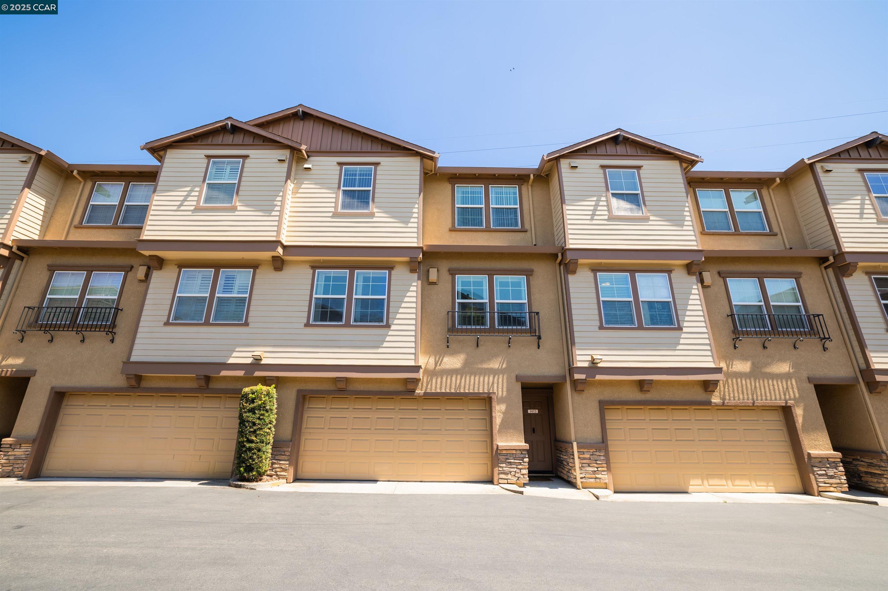 Detail Gallery Image 1 of 39 For 6570 Hearthstone Cir #1413,  Rocklin,  CA 95677 - 2 Beds | 2/1 Baths