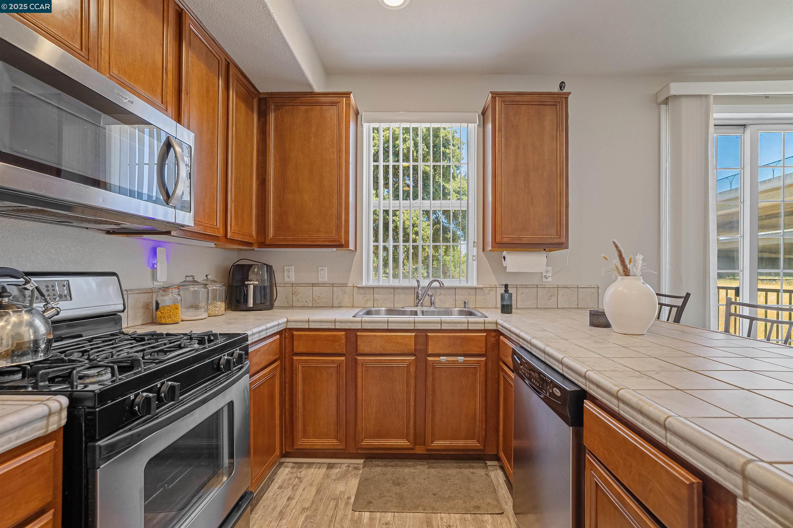 Detail Gallery Image 12 of 39 For 6570 Hearthstone Cir #1413,  Rocklin,  CA 95677 - 2 Beds | 2/1 Baths