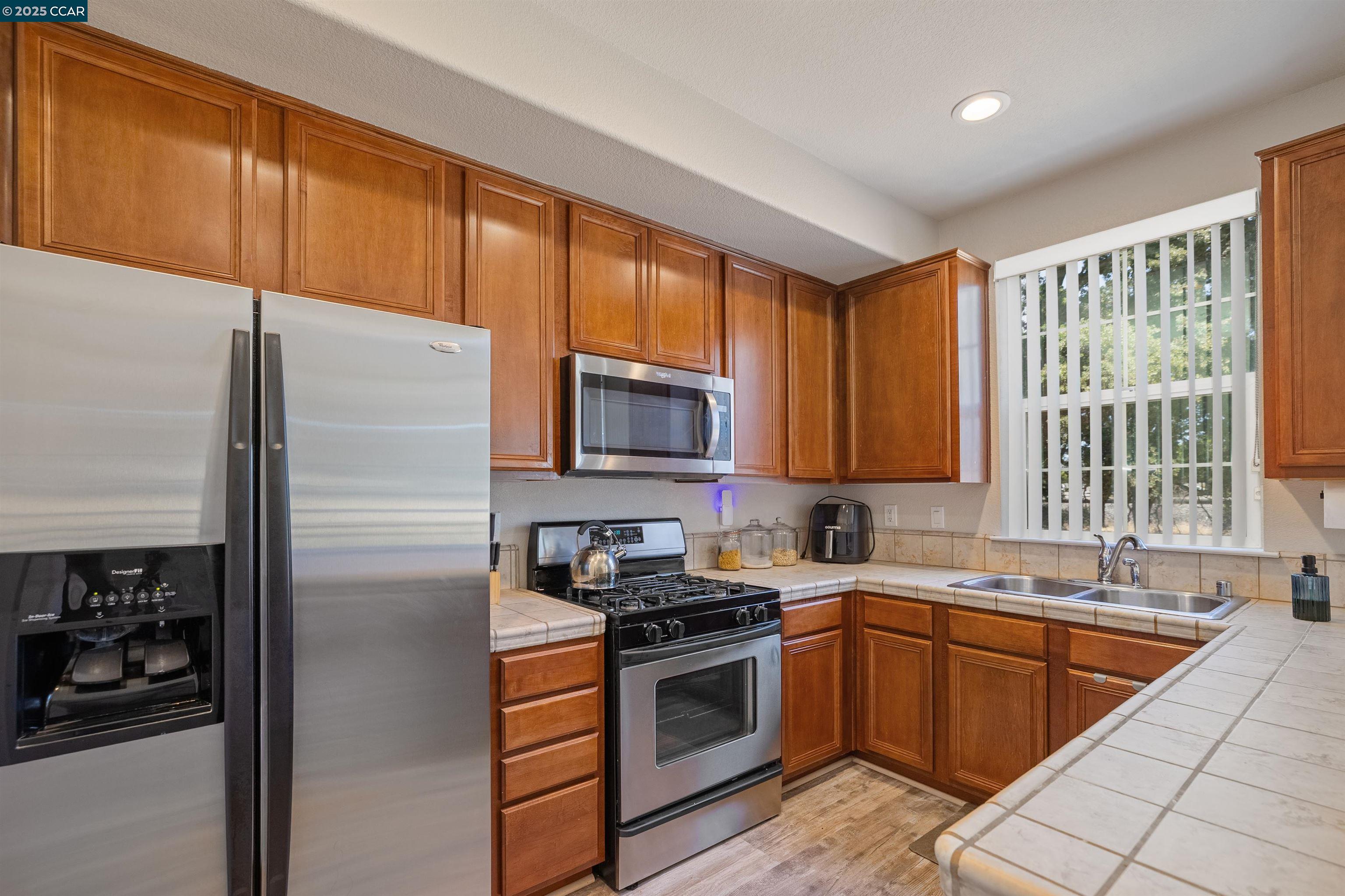 Detail Gallery Image 14 of 39 For 6570 Hearthstone Cir #1413,  Rocklin,  CA 95677 - 2 Beds | 2/1 Baths