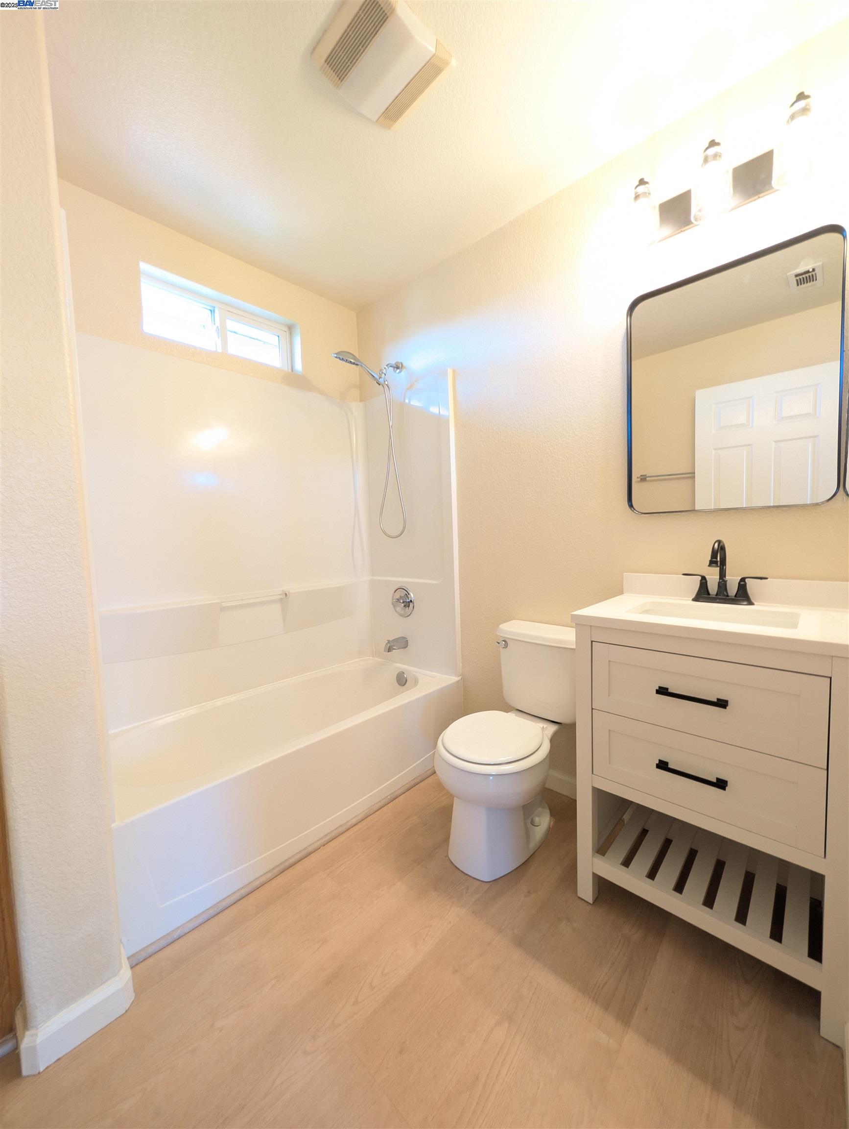 Detail Gallery Image 14 of 33 For 158 Fairview Ave, Bay Point,  CA 94565 - 3 Beds | 2/1 Baths