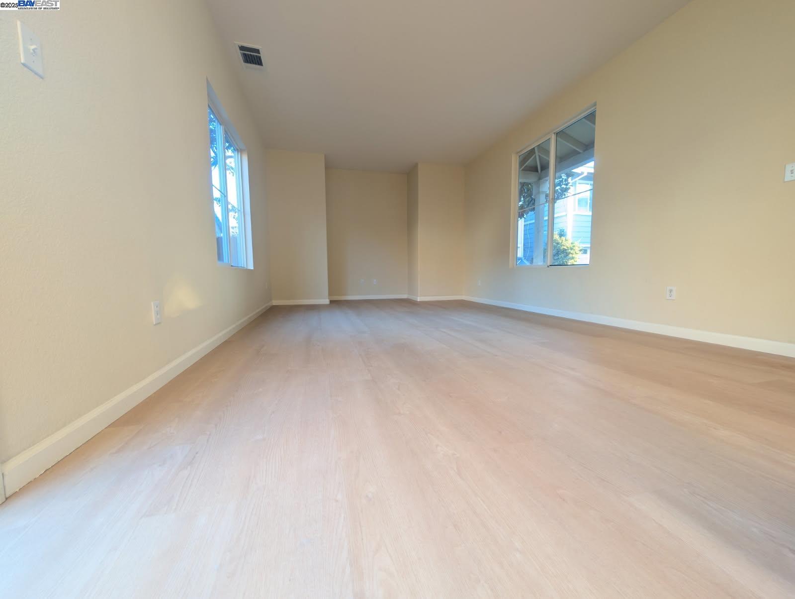 Detail Gallery Image 3 of 12 For 158 Fairview Ave., Bay Point,  CA 94565 - 3 Beds | 2/1 Baths