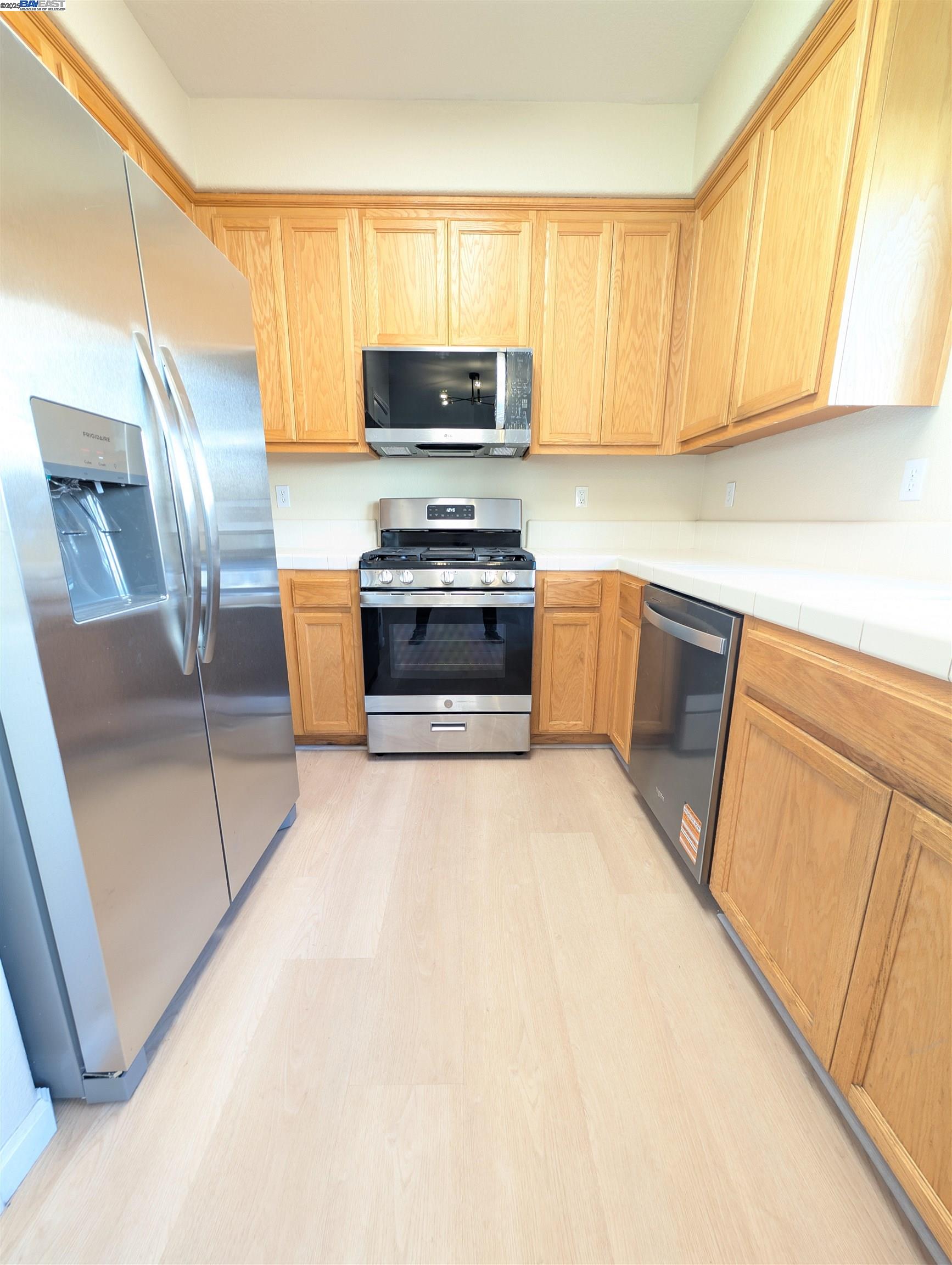 Detail Gallery Image 6 of 33 For 158 Fairview Ave, Bay Point,  CA 94565 - 3 Beds | 2/1 Baths