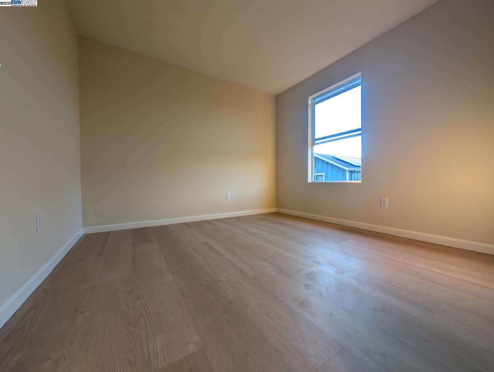 Detail Gallery Image 8 of 12 For 158 Fairview Ave., Bay Point,  CA 94565 - 3 Beds | 2/1 Baths