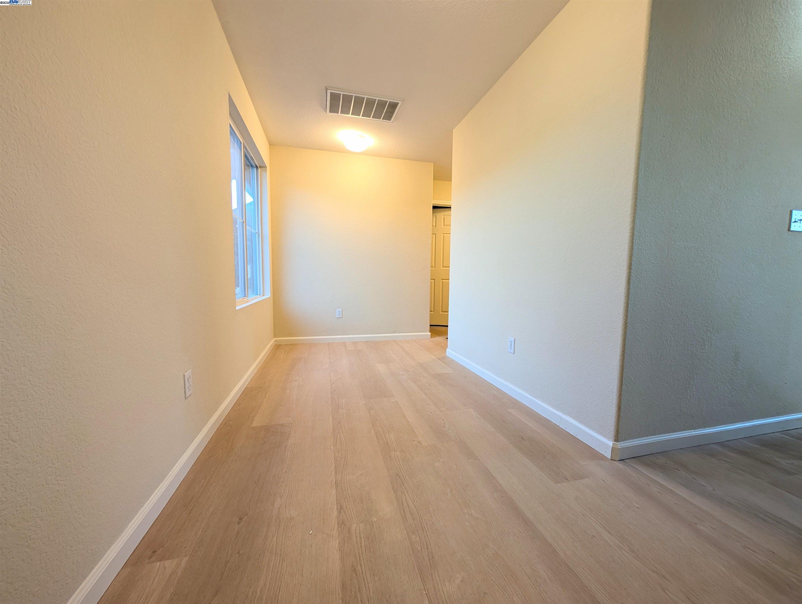 Detail Gallery Image 9 of 12 For 158 Fairview Ave., Bay Point,  CA 94565 - 3 Beds | 2/1 Baths