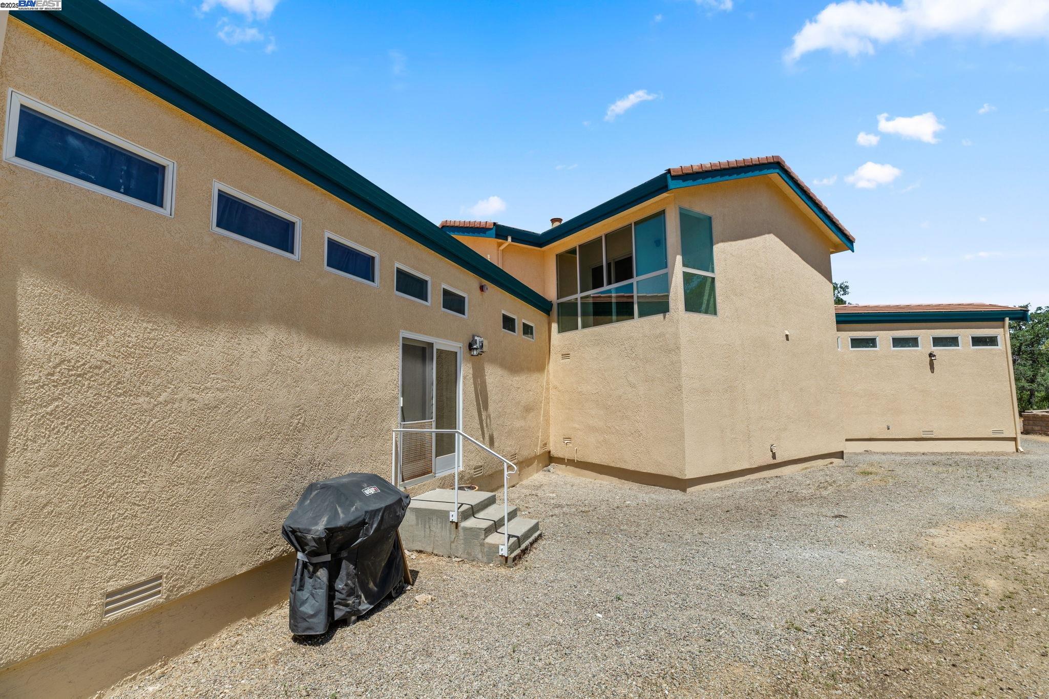 Detail Gallery Image 32 of 44 For 59480 Mines Rd, Livermore,  CA 95140 - 3 Beds | 2/1 Baths