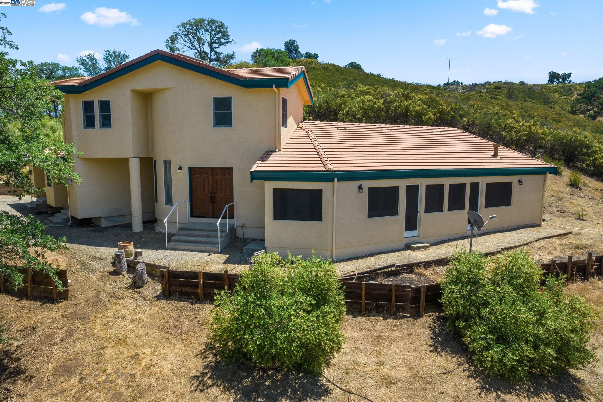 Detail Gallery Image 5 of 44 For 59480 Mines Rd, Livermore,  CA 95140 - 3 Beds | 2/1 Baths