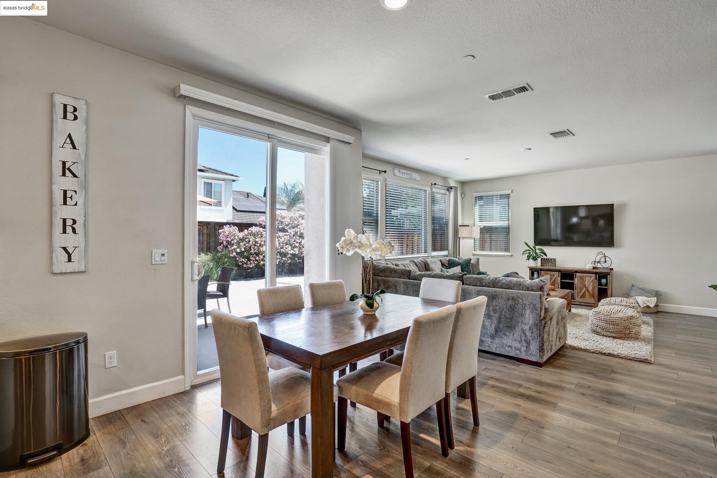 Detail Gallery Image 8 of 25 For 841 Walsh St, Brentwood,  CA 94513 - 4 Beds | 3 Baths
