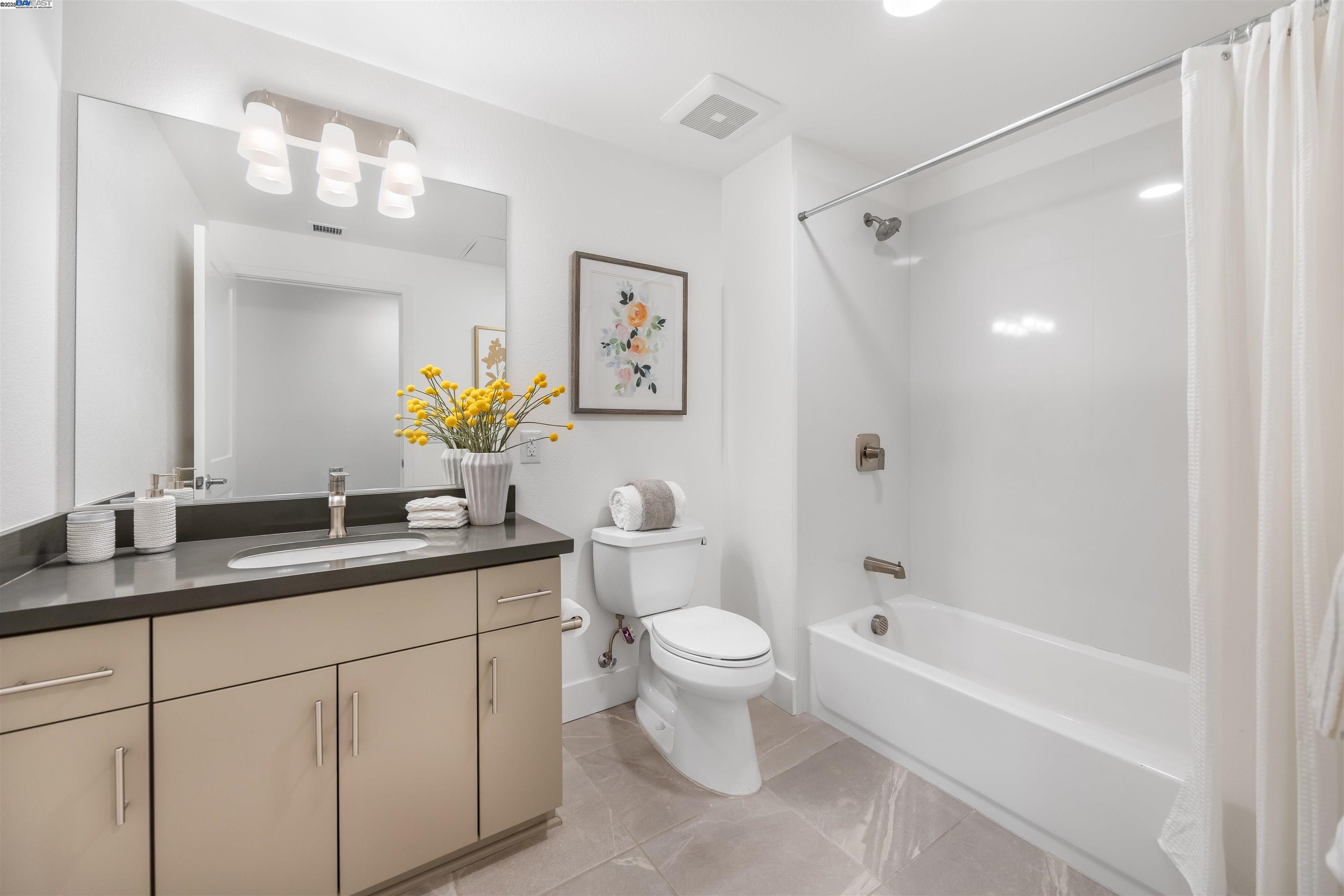 Detail Gallery Image 14 of 32 For 42111 Osgood Rd #228,  Fremont,  CA 94539 - 3 Beds | 3 Baths