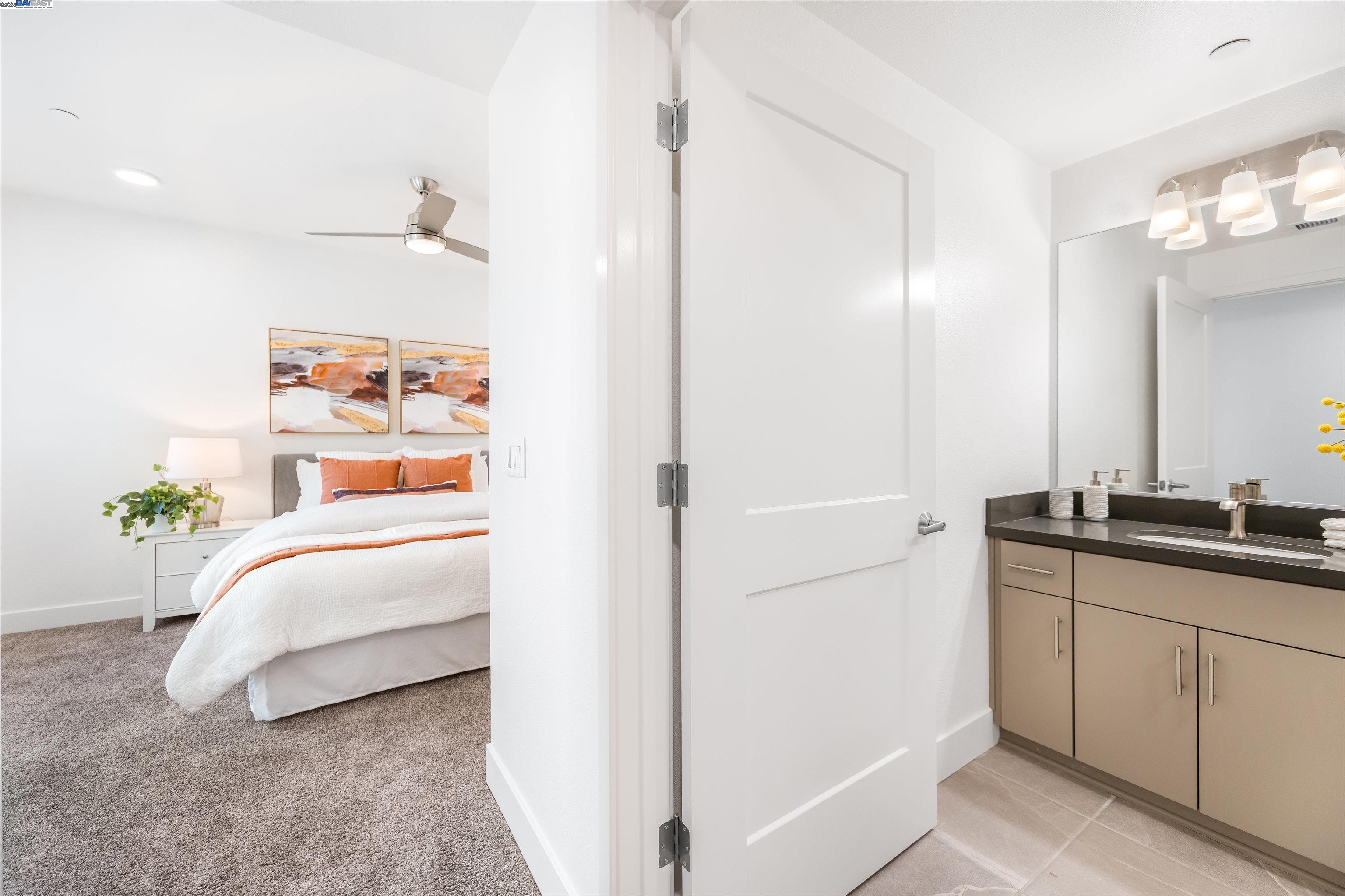 Detail Gallery Image 15 of 32 For 42111 Osgood Rd #228,  Fremont,  CA 94539 - 3 Beds | 3 Baths