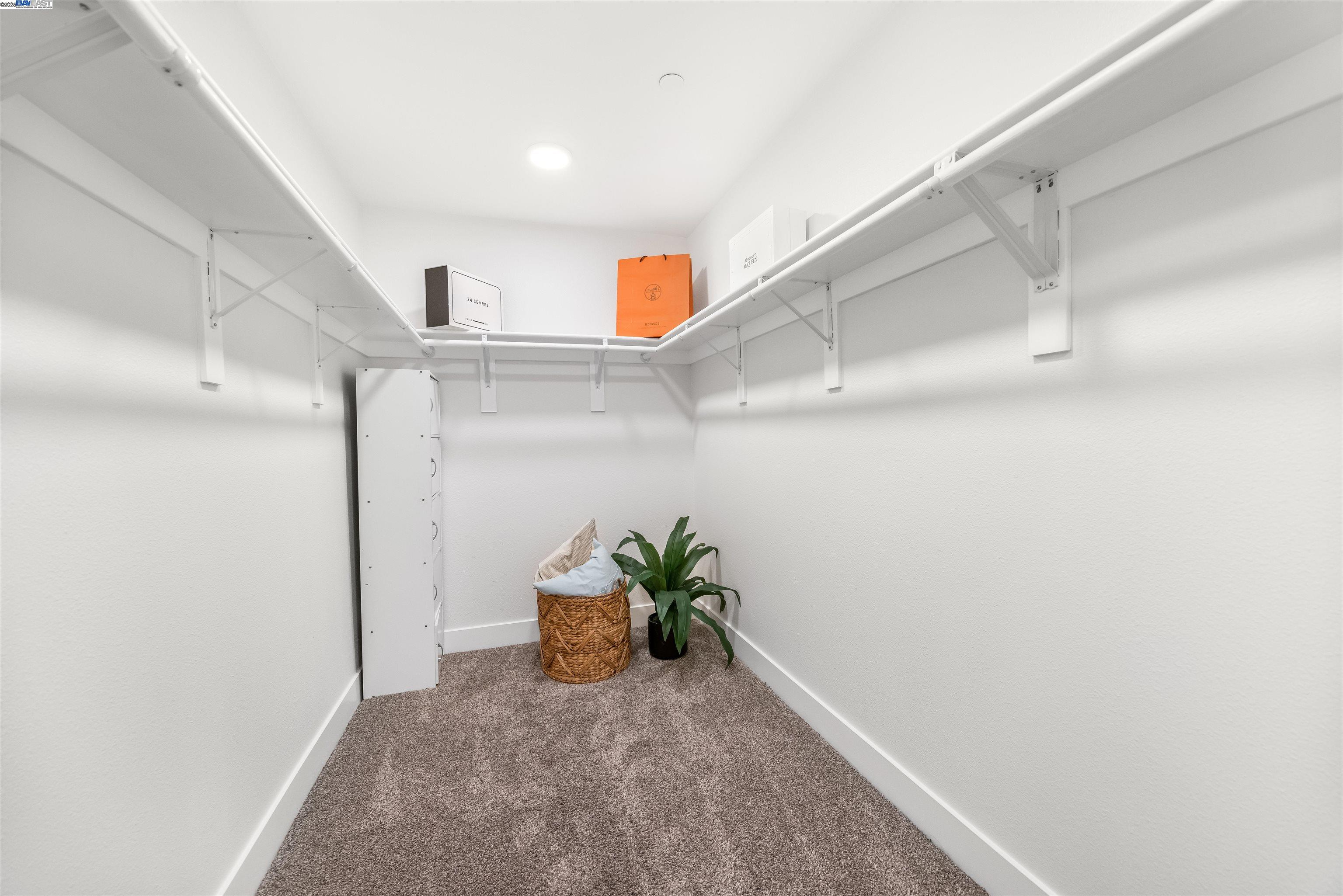 Detail Gallery Image 17 of 32 For 42111 Osgood Rd #228,  Fremont,  CA 94539 - 3 Beds | 3 Baths