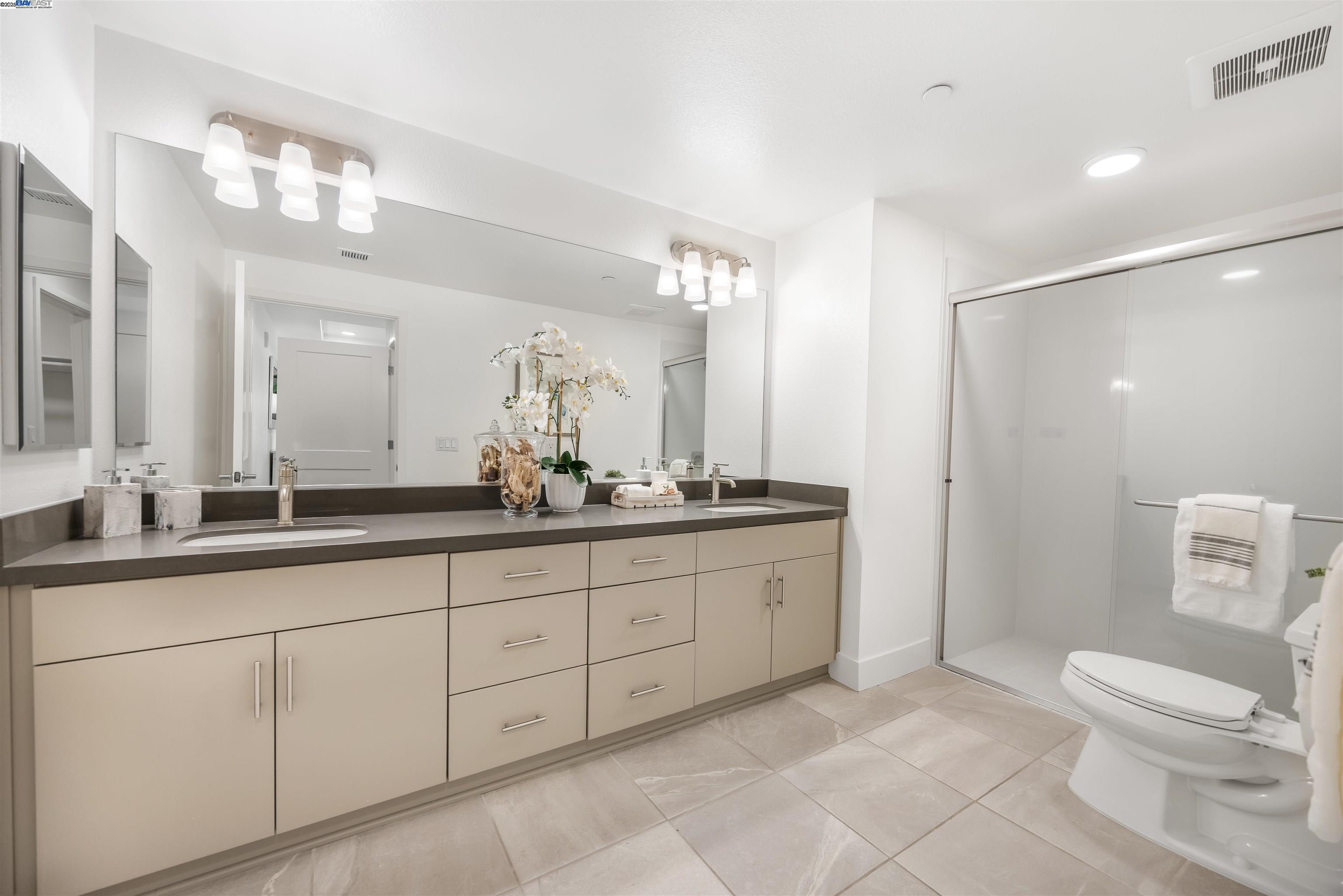 Detail Gallery Image 19 of 32 For 42111 Osgood Rd #228,  Fremont,  CA 94539 - 3 Beds | 3 Baths