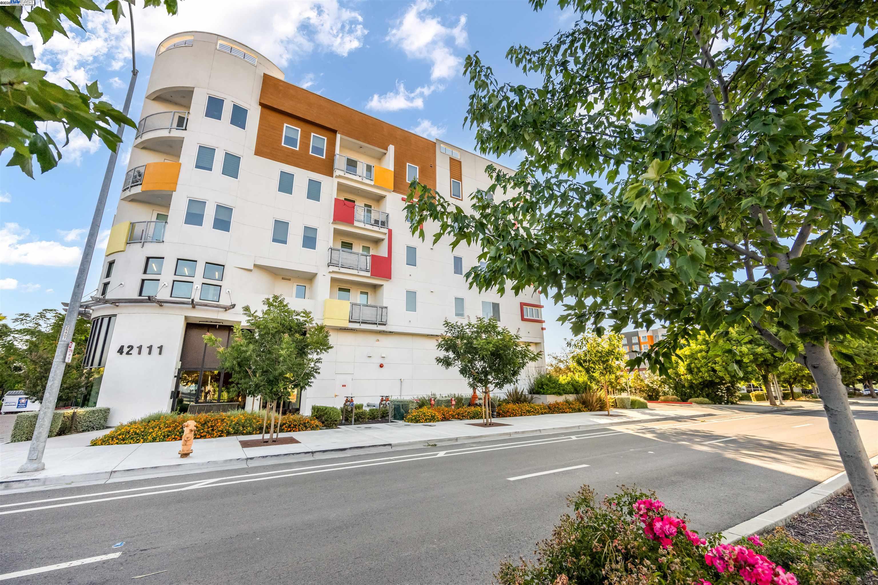 Detail Gallery Image 32 of 32 For 42111 Osgood Rd #228,  Fremont,  CA 94539 - 3 Beds | 3 Baths