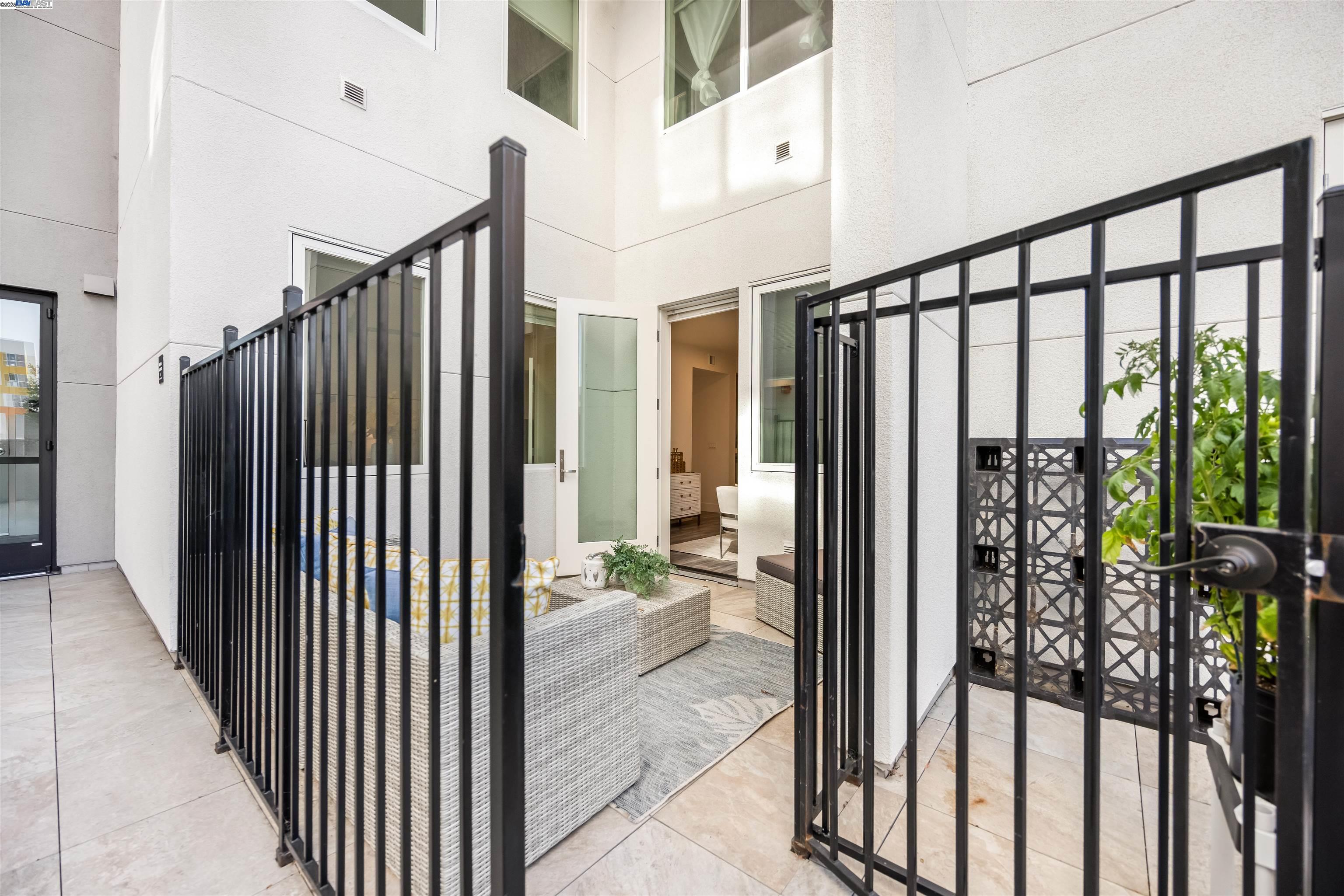 Detail Gallery Image 8 of 32 For 42111 Osgood Rd #228,  Fremont,  CA 94539 - 3 Beds | 3 Baths