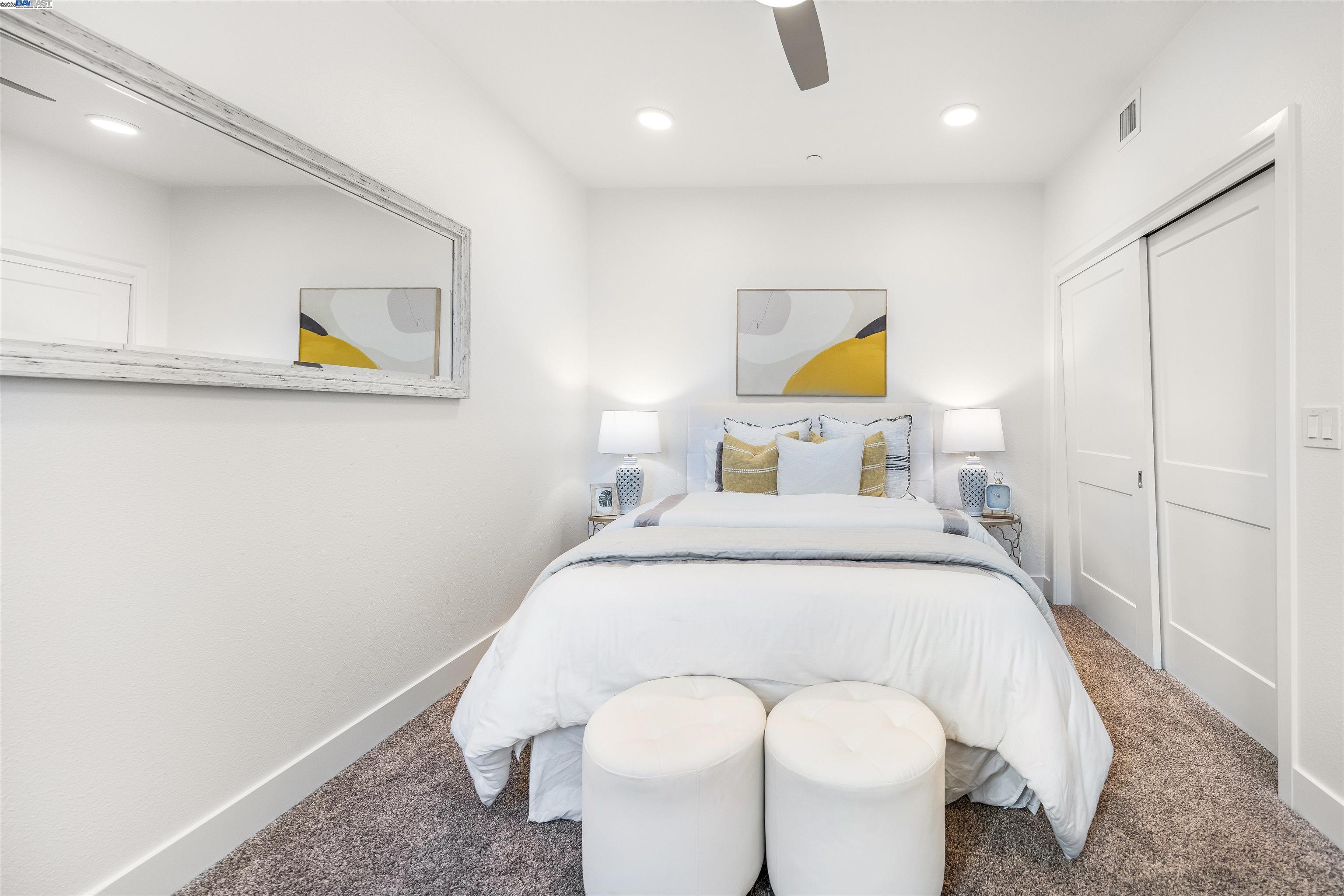 Detail Gallery Image 9 of 32 For 42111 Osgood Rd #228,  Fremont,  CA 94539 - 3 Beds | 3 Baths