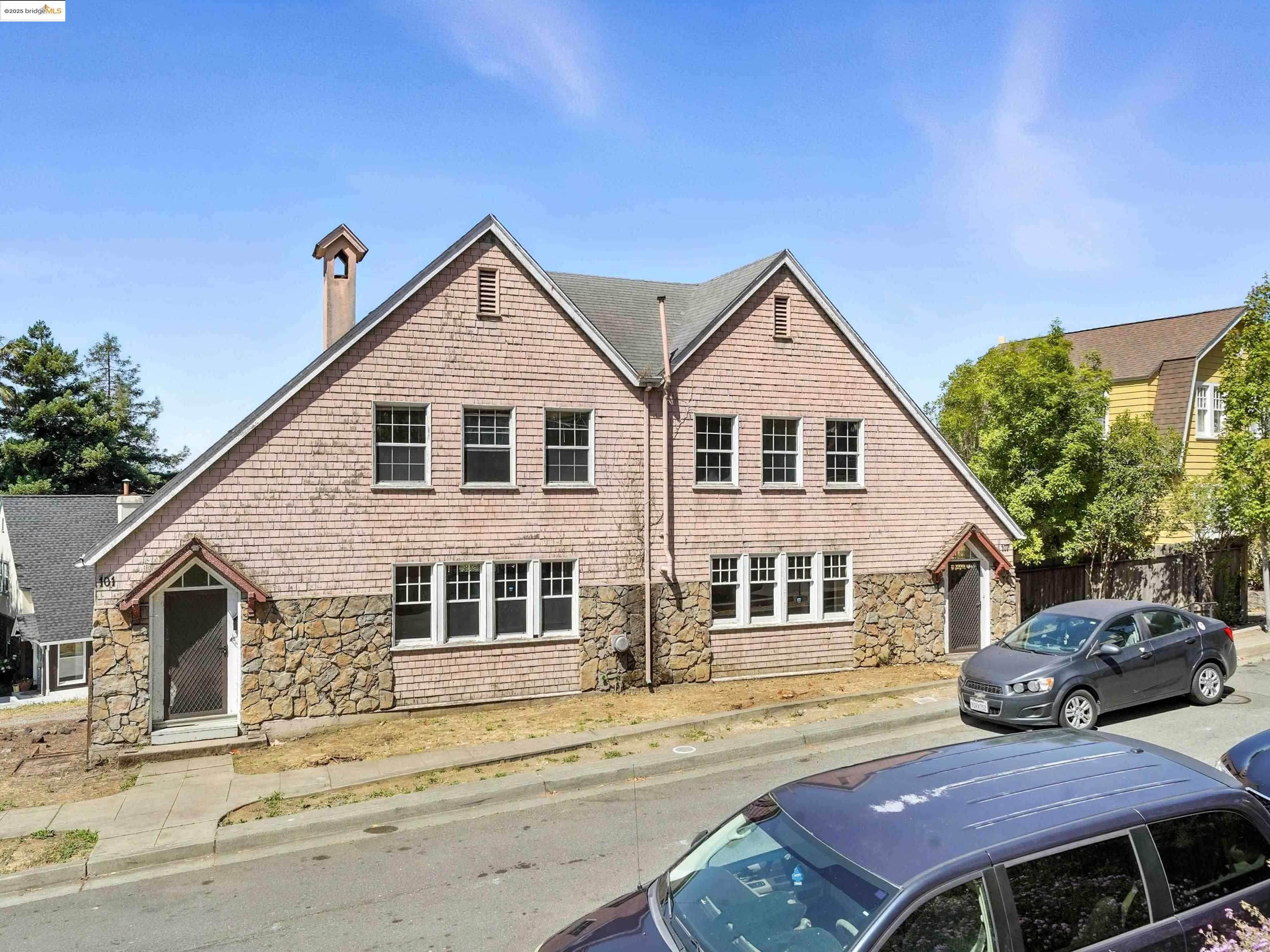 Detail Gallery Image 1 of 24 For 101 B St, Vallejo,  CA 94590 - – Beds | – Baths