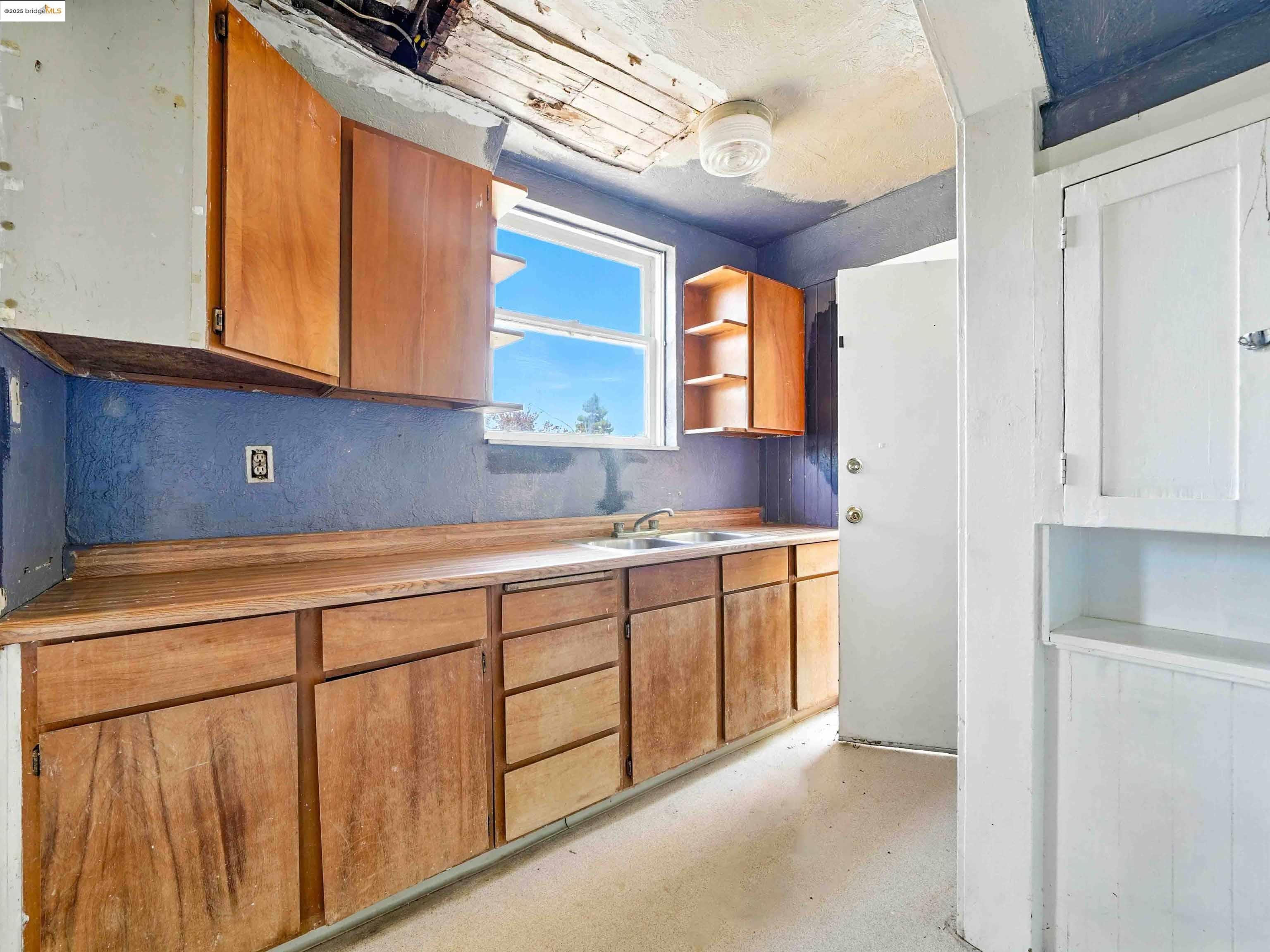 Detail Gallery Image 12 of 24 For 101 B St, Vallejo,  CA 94590 - – Beds | – Baths