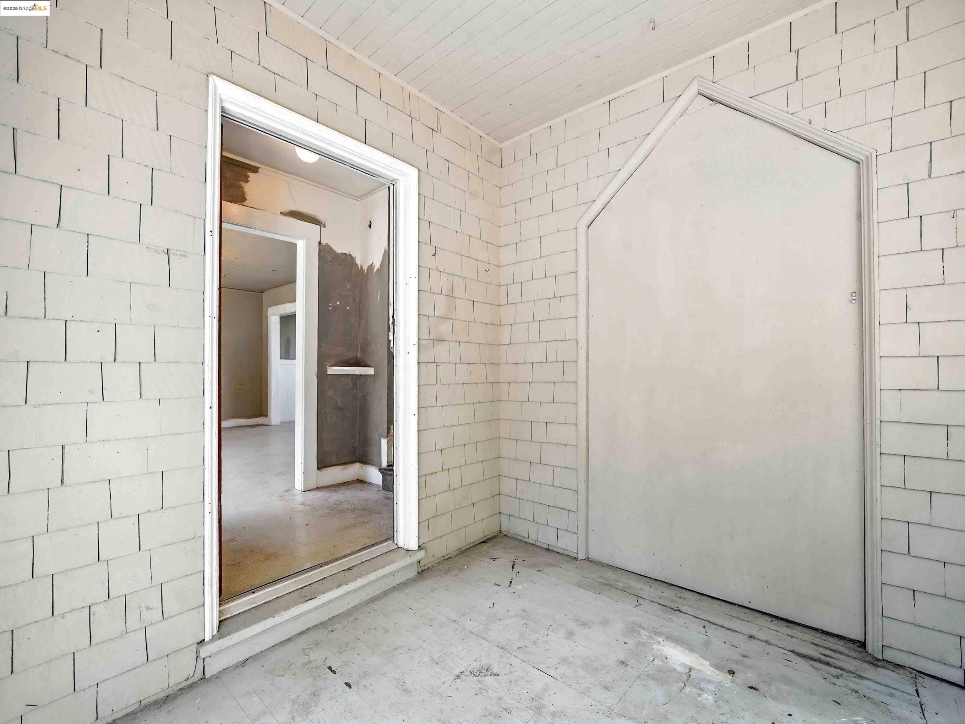 Detail Gallery Image 8 of 24 For 101 B St, Vallejo,  CA 94590 - – Beds | – Baths