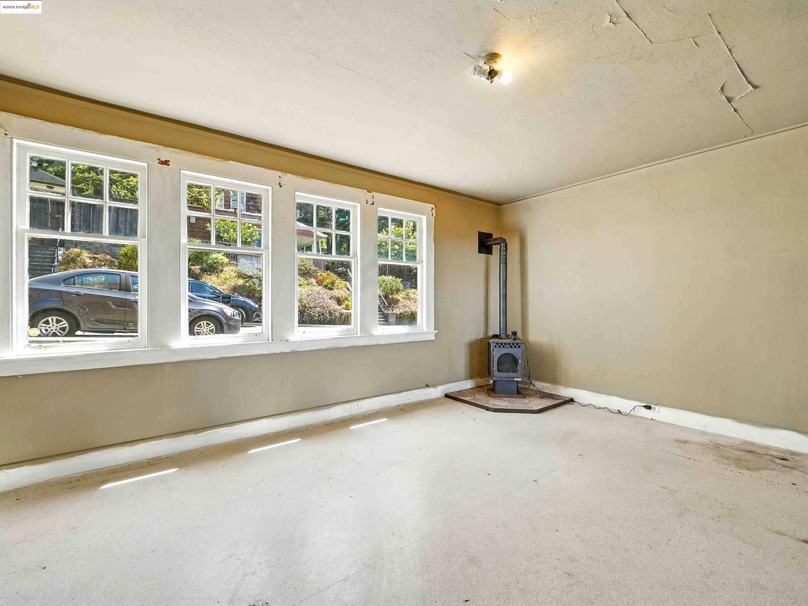 Detail Gallery Image 9 of 24 For 101 B St, Vallejo,  CA 94590 - – Beds | – Baths