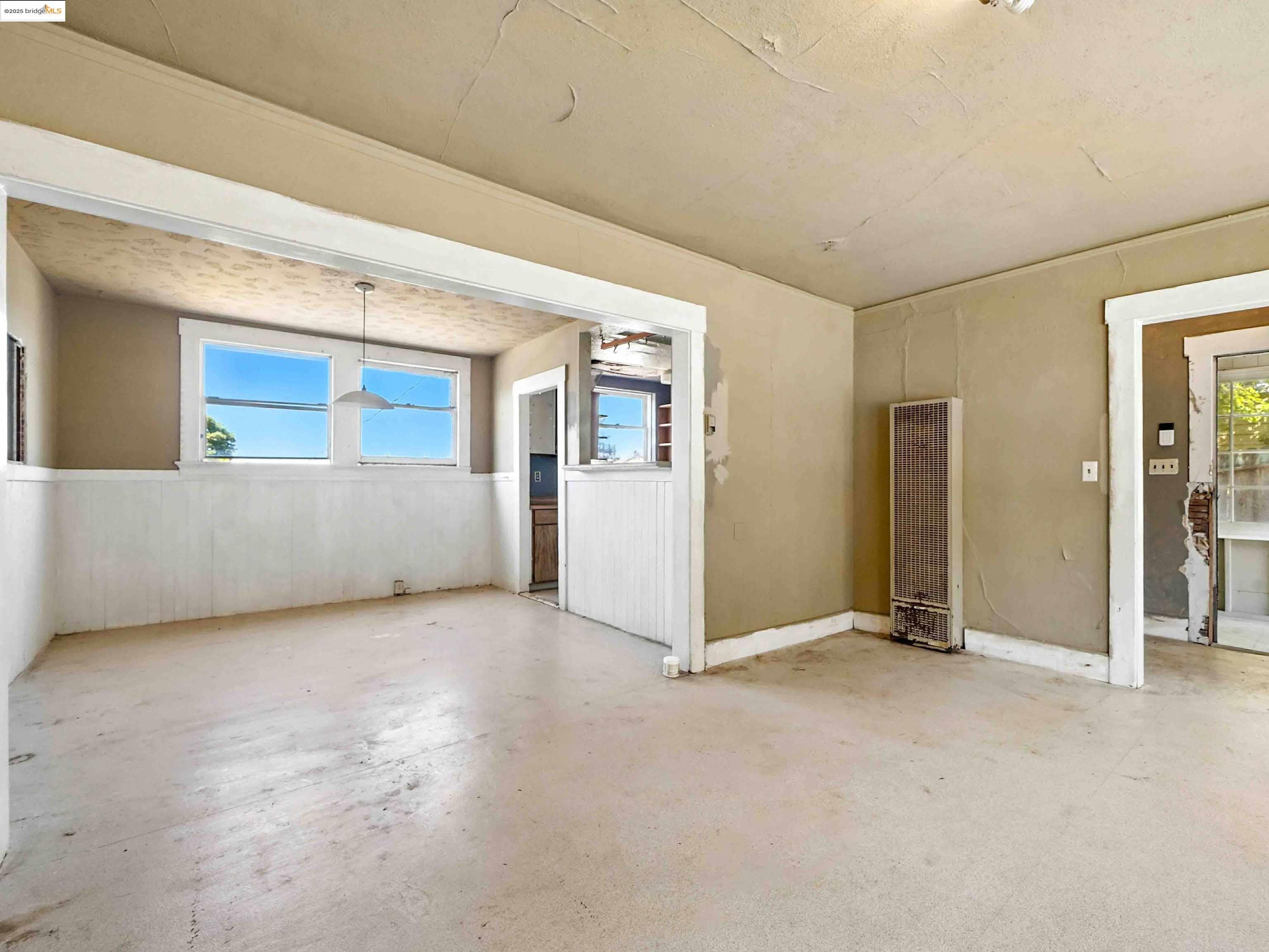 Detail Gallery Image 10 of 24 For 101 B St, Vallejo,  CA 94590 - – Beds | – Baths