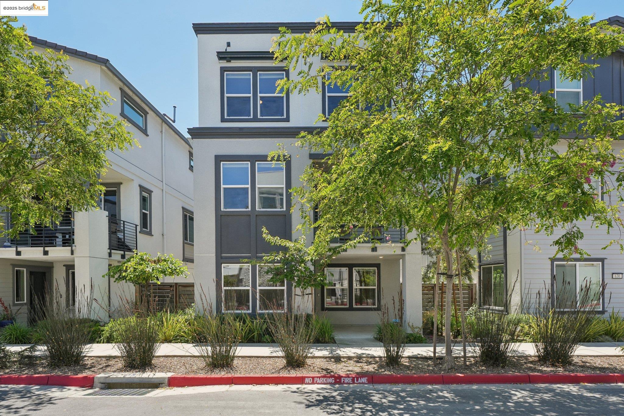 Detail Gallery Image 1 of 1 For 640 Martin Mariner, Alameda,  CA 94501 - 4 Beds | 3/1 Baths