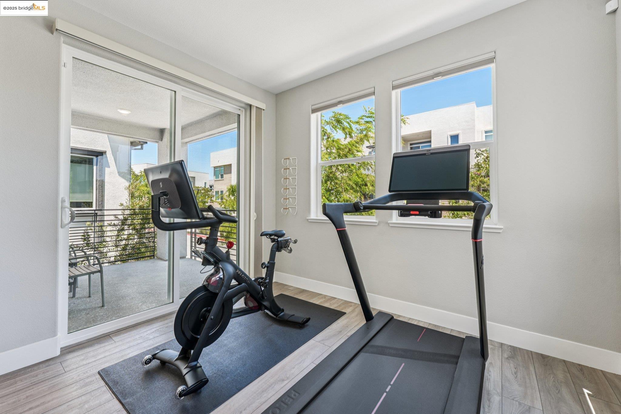 Detail Gallery Image 14 of 55 For 640 Martin Mariner, Alameda,  CA 94501 - 4 Beds | 3/1 Baths