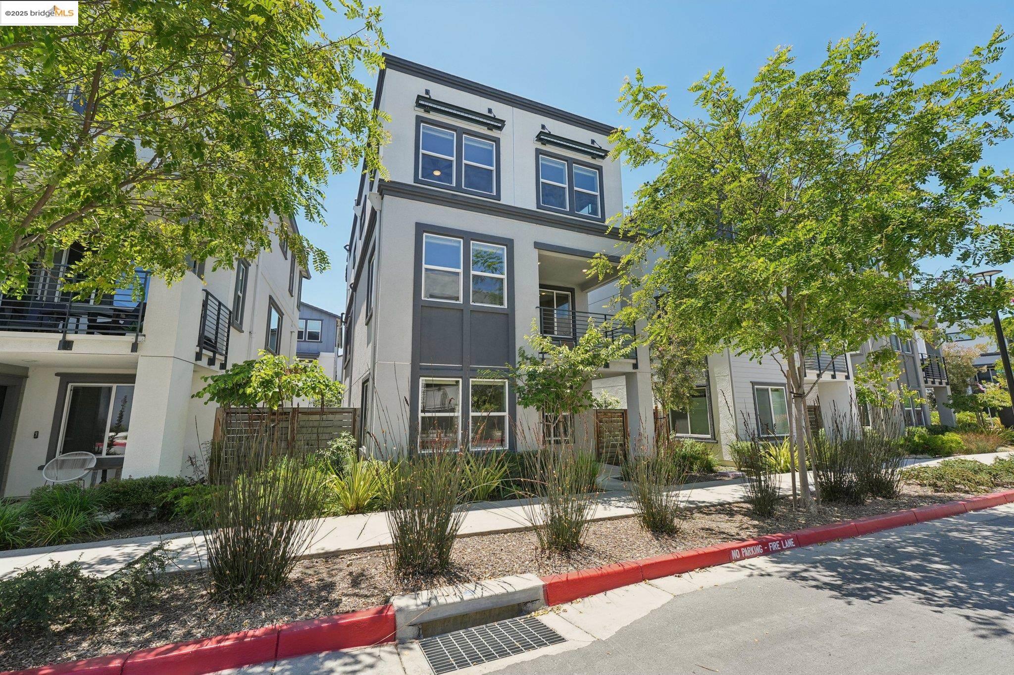 Detail Gallery Image 3 of 55 For 640 Martin Mariner, Alameda,  CA 94501 - 4 Beds | 3/1 Baths