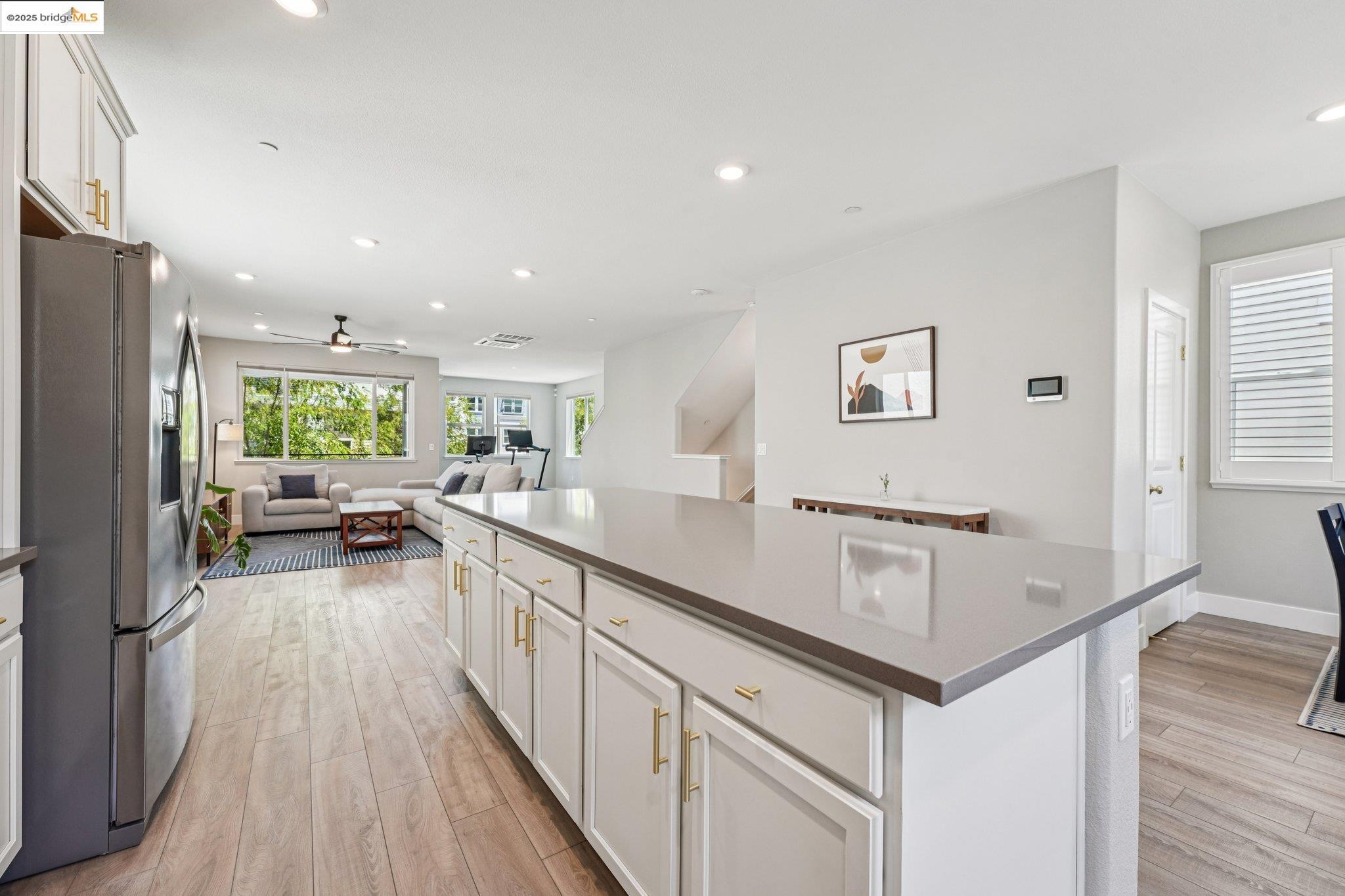 Detail Gallery Image 21 of 55 For 640 Martin Mariner, Alameda,  CA 94501 - 4 Beds | 3/1 Baths