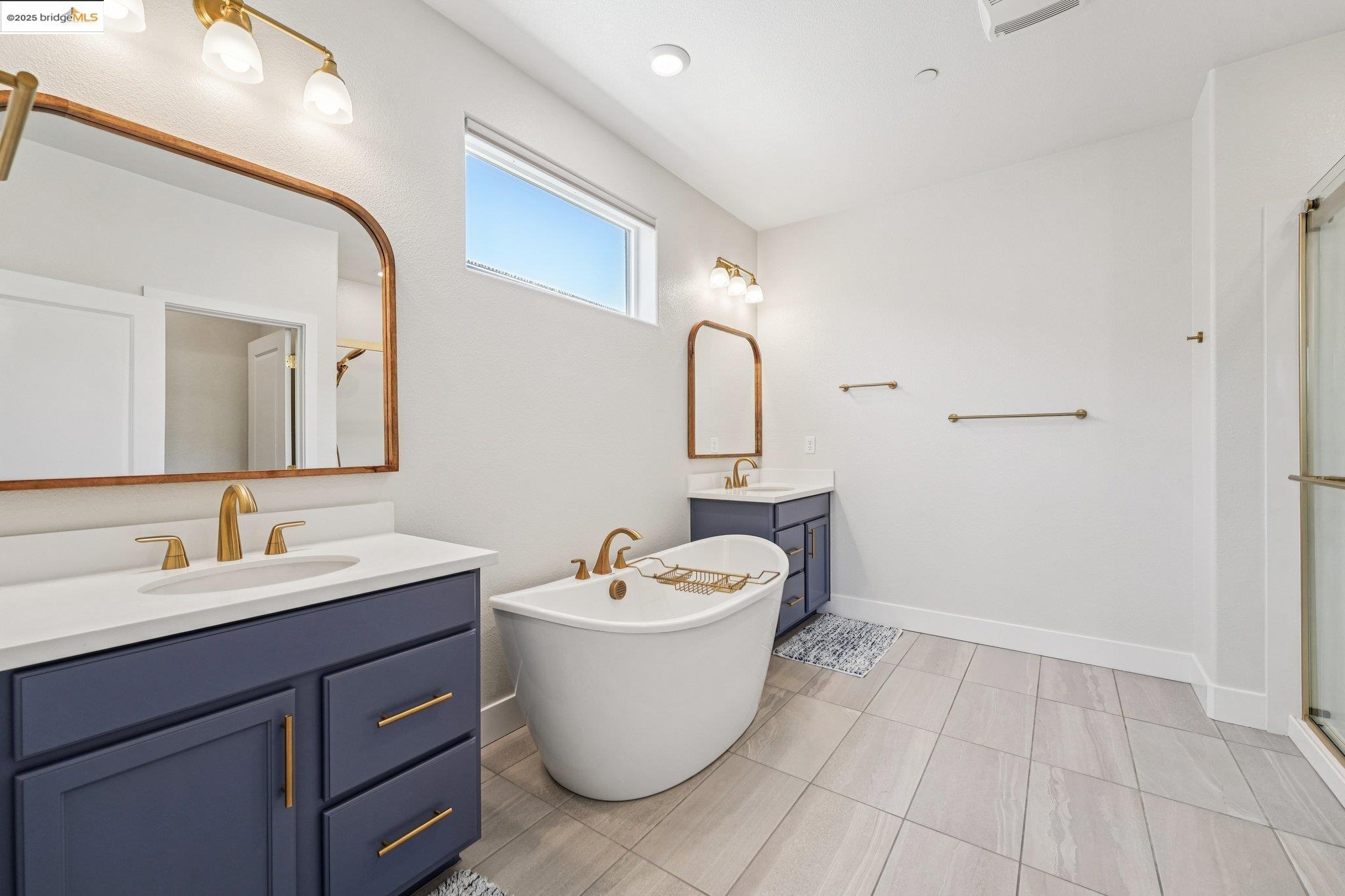 Detail Gallery Image 32 of 55 For 640 Martin Mariner, Alameda,  CA 94501 - 4 Beds | 3/1 Baths
