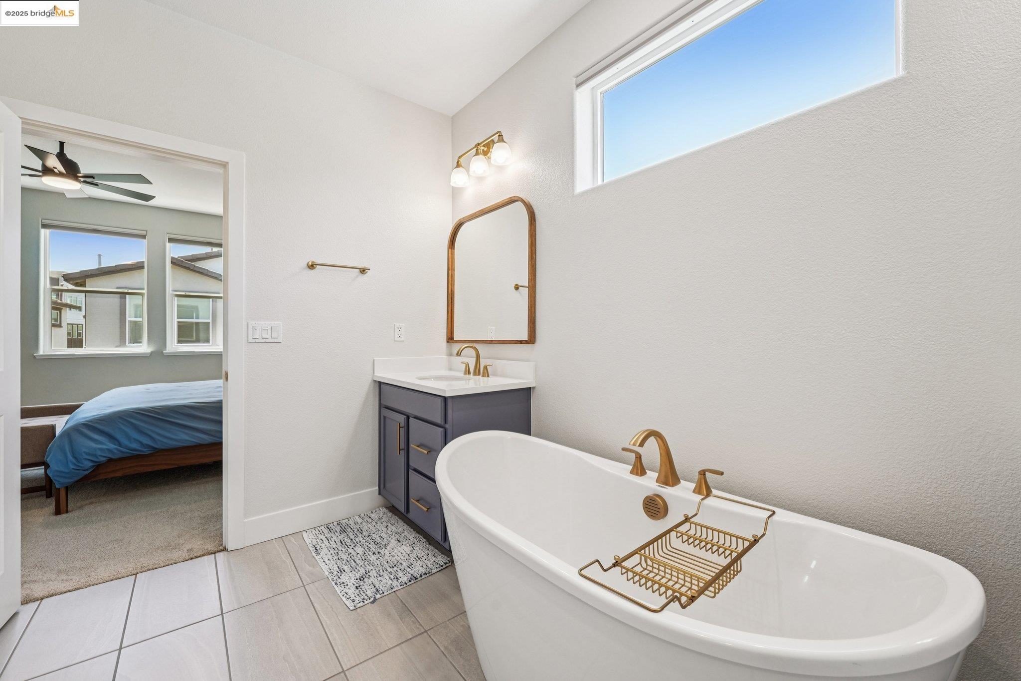 Detail Gallery Image 34 of 55 For 640 Martin Mariner, Alameda,  CA 94501 - 4 Beds | 3/1 Baths
