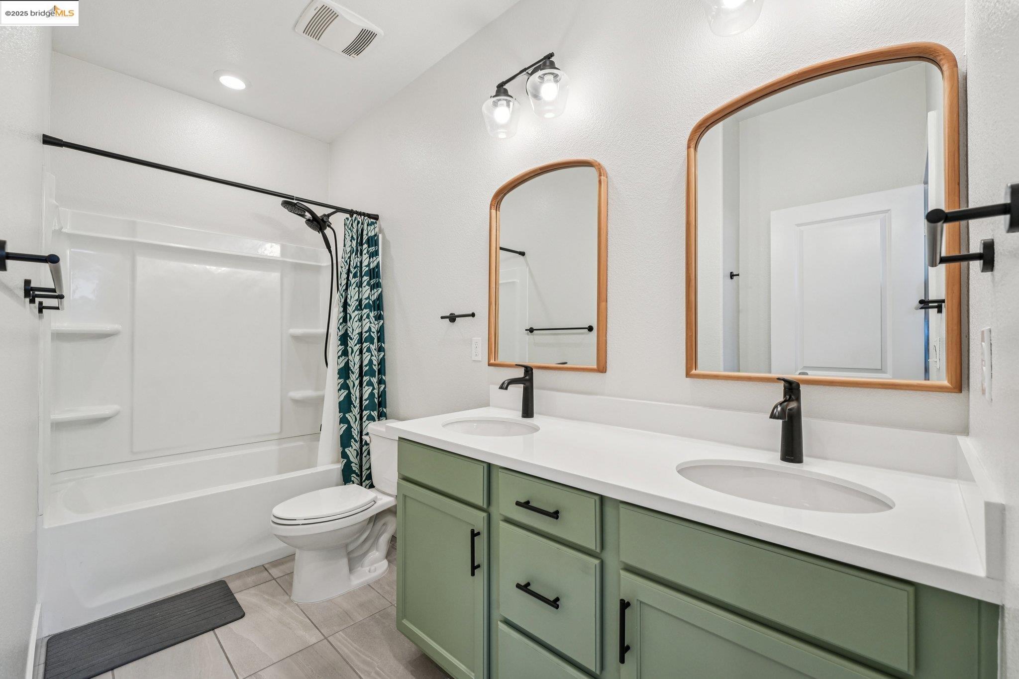 Detail Gallery Image 37 of 55 For 640 Martin Mariner, Alameda,  CA 94501 - 4 Beds | 3/1 Baths