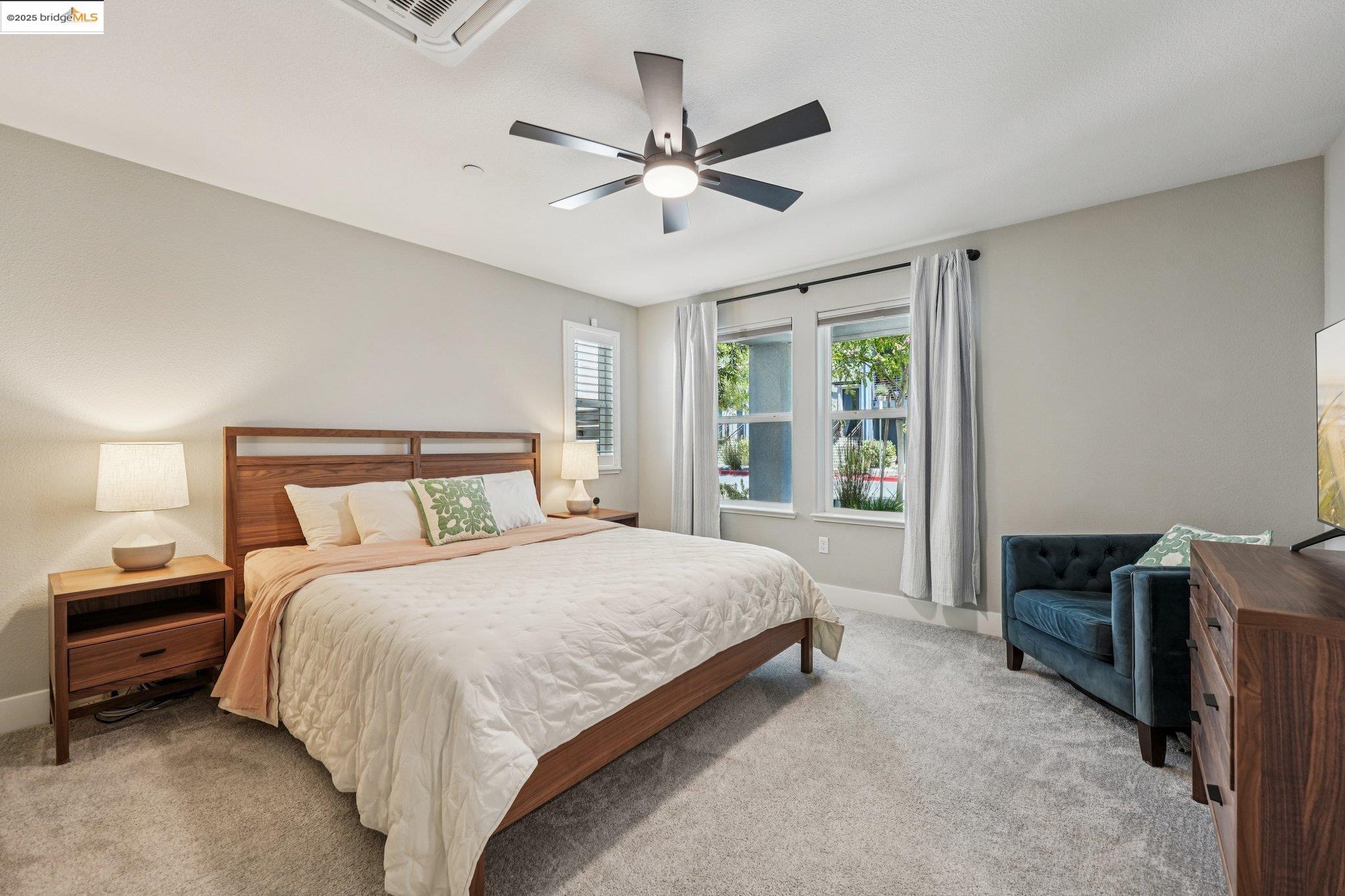 Detail Gallery Image 5 of 55 For 640 Martin Mariner, Alameda,  CA 94501 - 4 Beds | 3/1 Baths