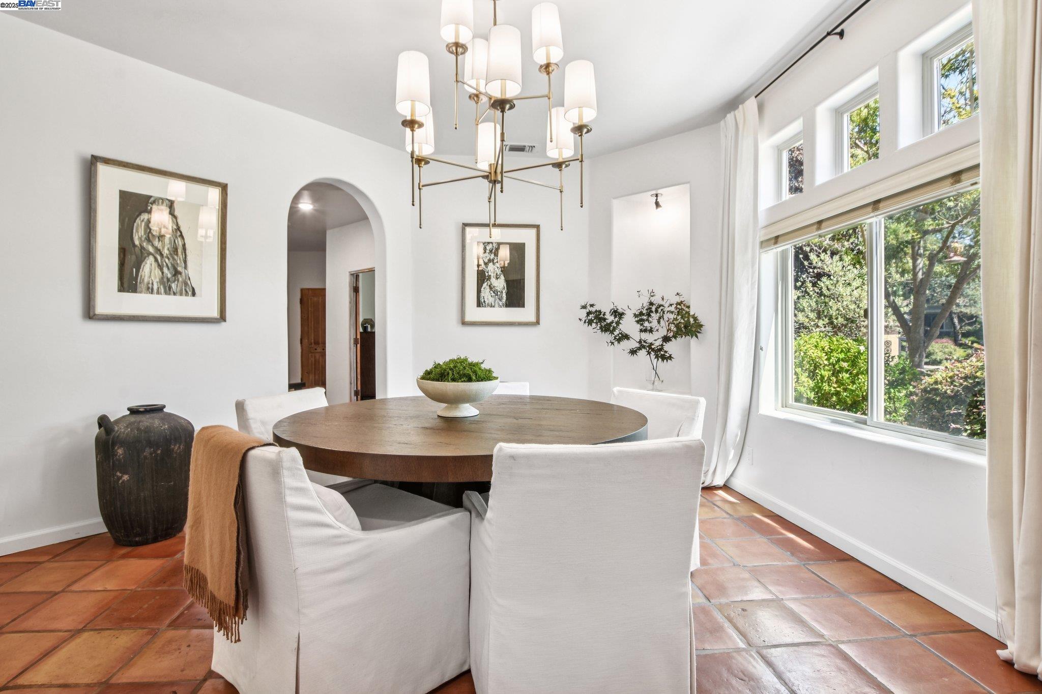 Detail Gallery Image 20 of 51 For 9742 Rim Rock Cir, Loomis,  CA 95650 - 4 Beds | 3/1 Baths