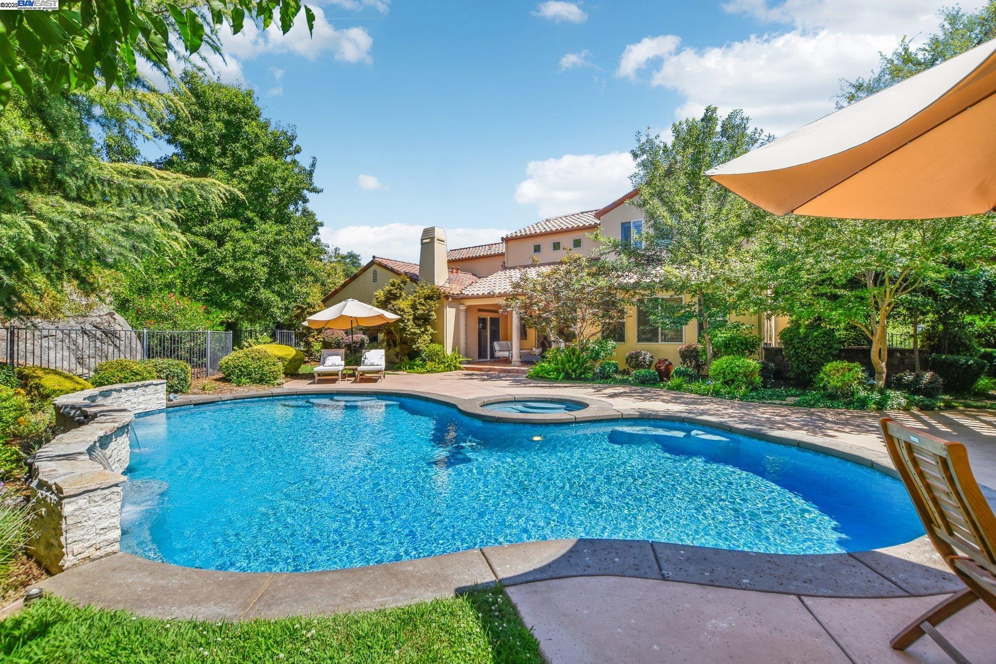 Detail Gallery Image 37 of 51 For 9742 Rim Rock Cir, Loomis,  CA 95650 - 4 Beds | 3/1 Baths