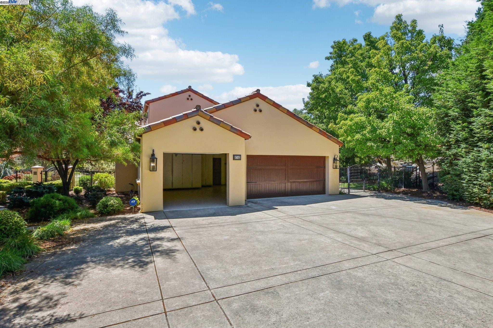 Detail Gallery Image 45 of 51 For 9742 Rim Rock Cir, Loomis,  CA 95650 - 4 Beds | 3/1 Baths