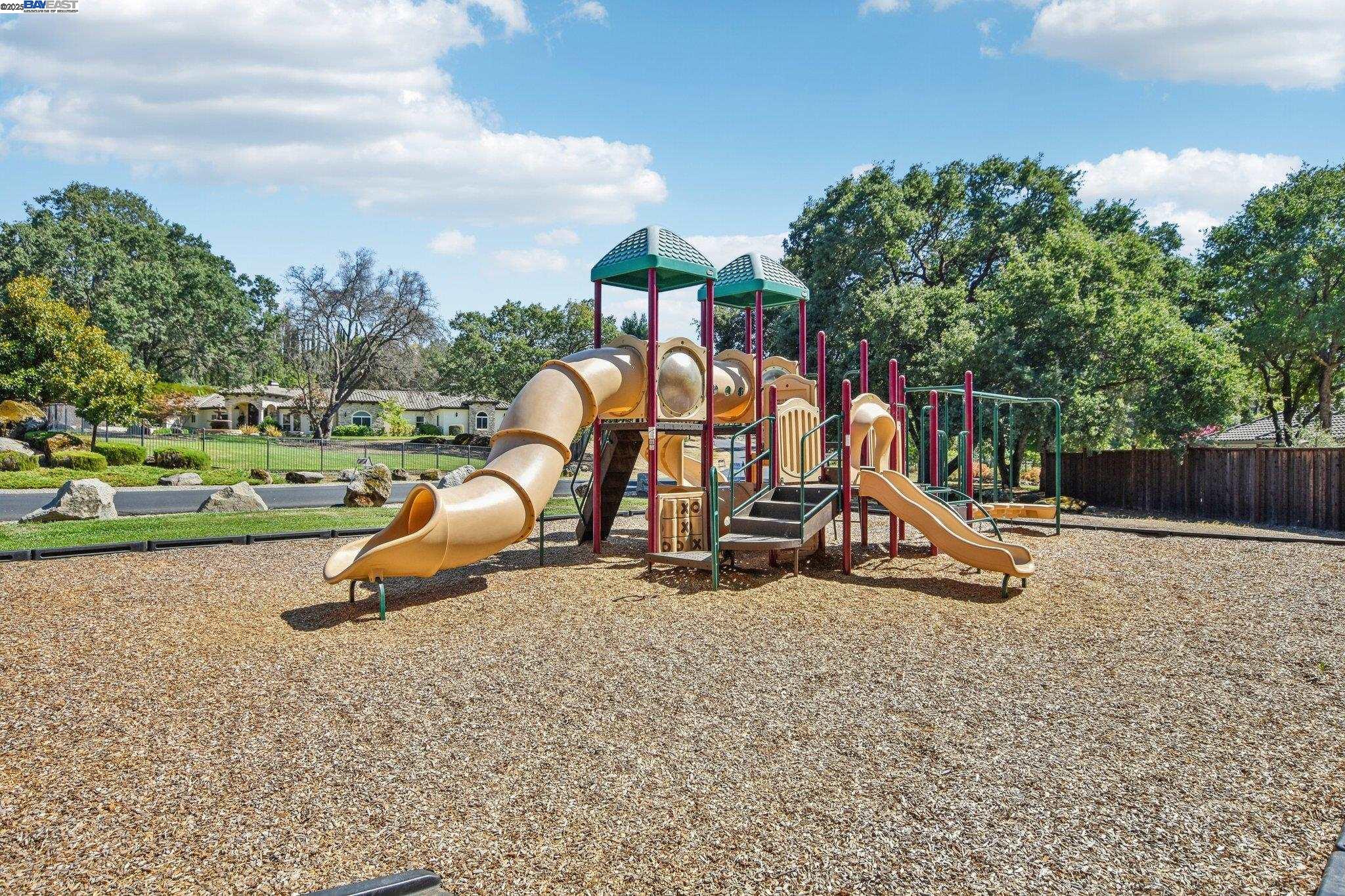 Detail Gallery Image 50 of 51 For 9742 Rim Rock Cir, Loomis,  CA 95650 - 4 Beds | 3/1 Baths