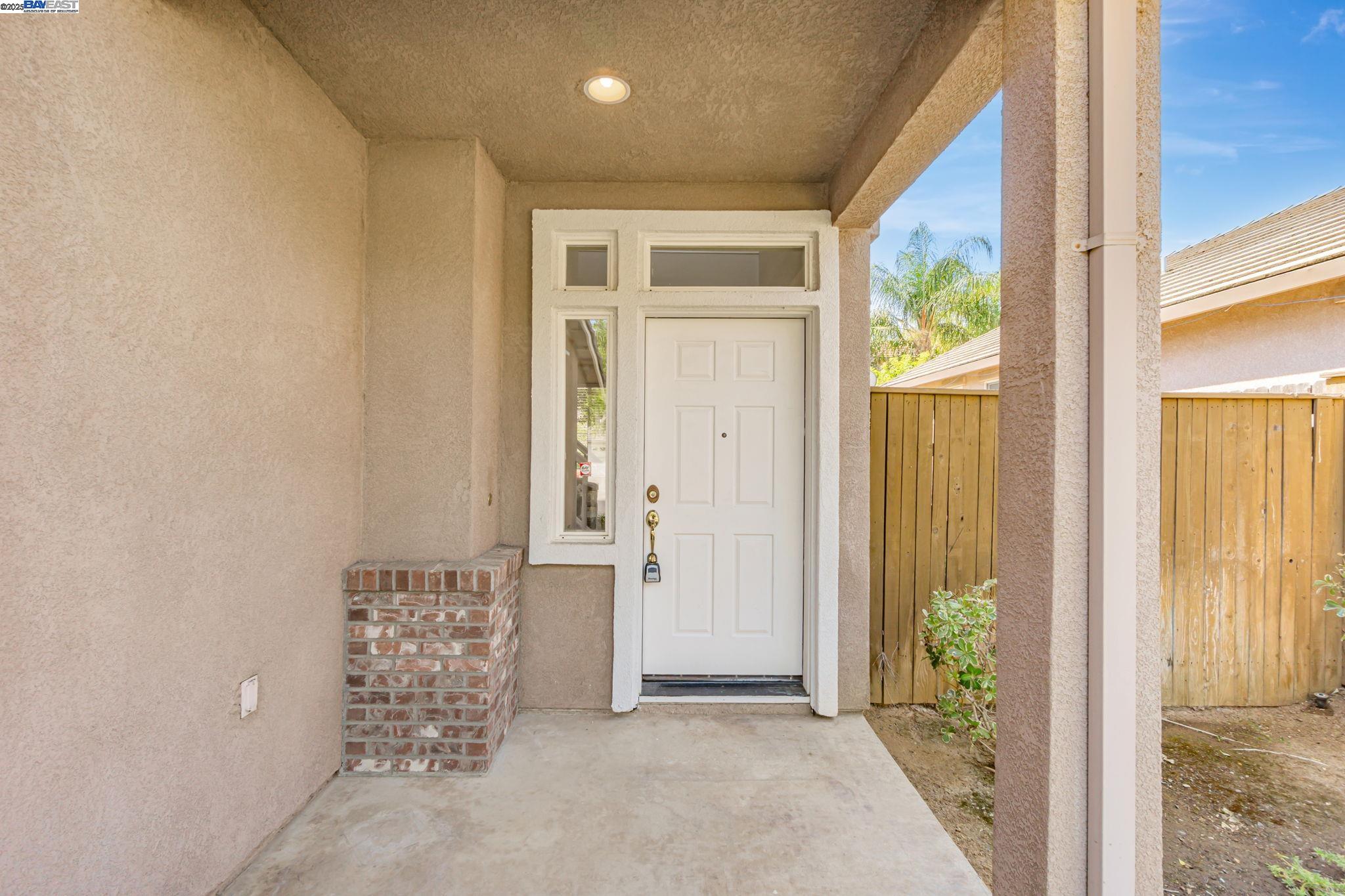 Detail Gallery Image 4 of 36 For 170 Remington St, Brentwood,  CA 94513 - 3 Beds | 2/1 Baths