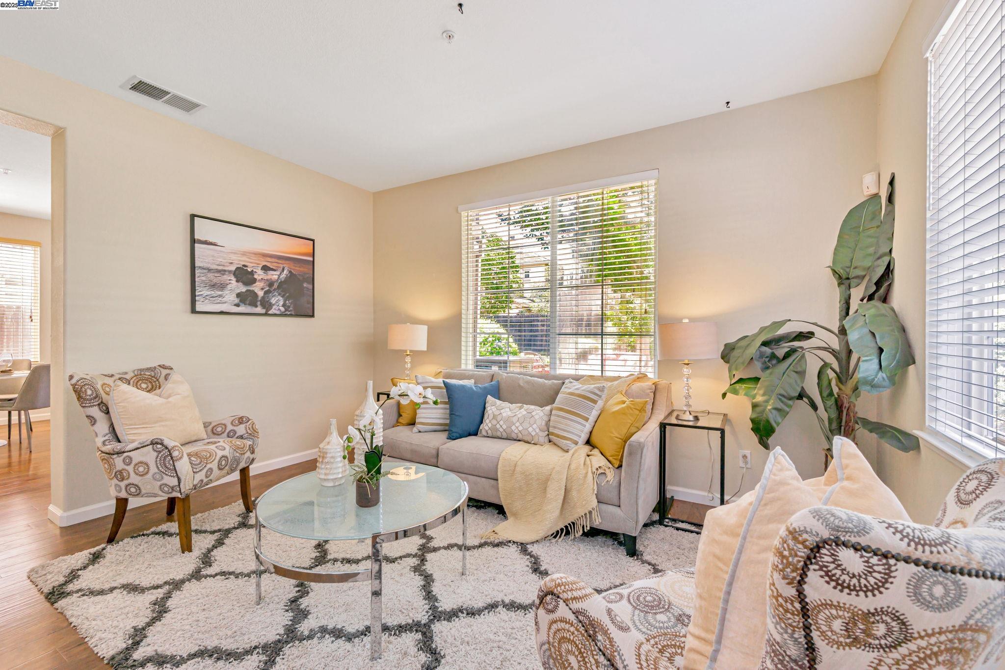Detail Gallery Image 5 of 36 For 170 Remington St, Brentwood,  CA 94513 - 3 Beds | 2/1 Baths