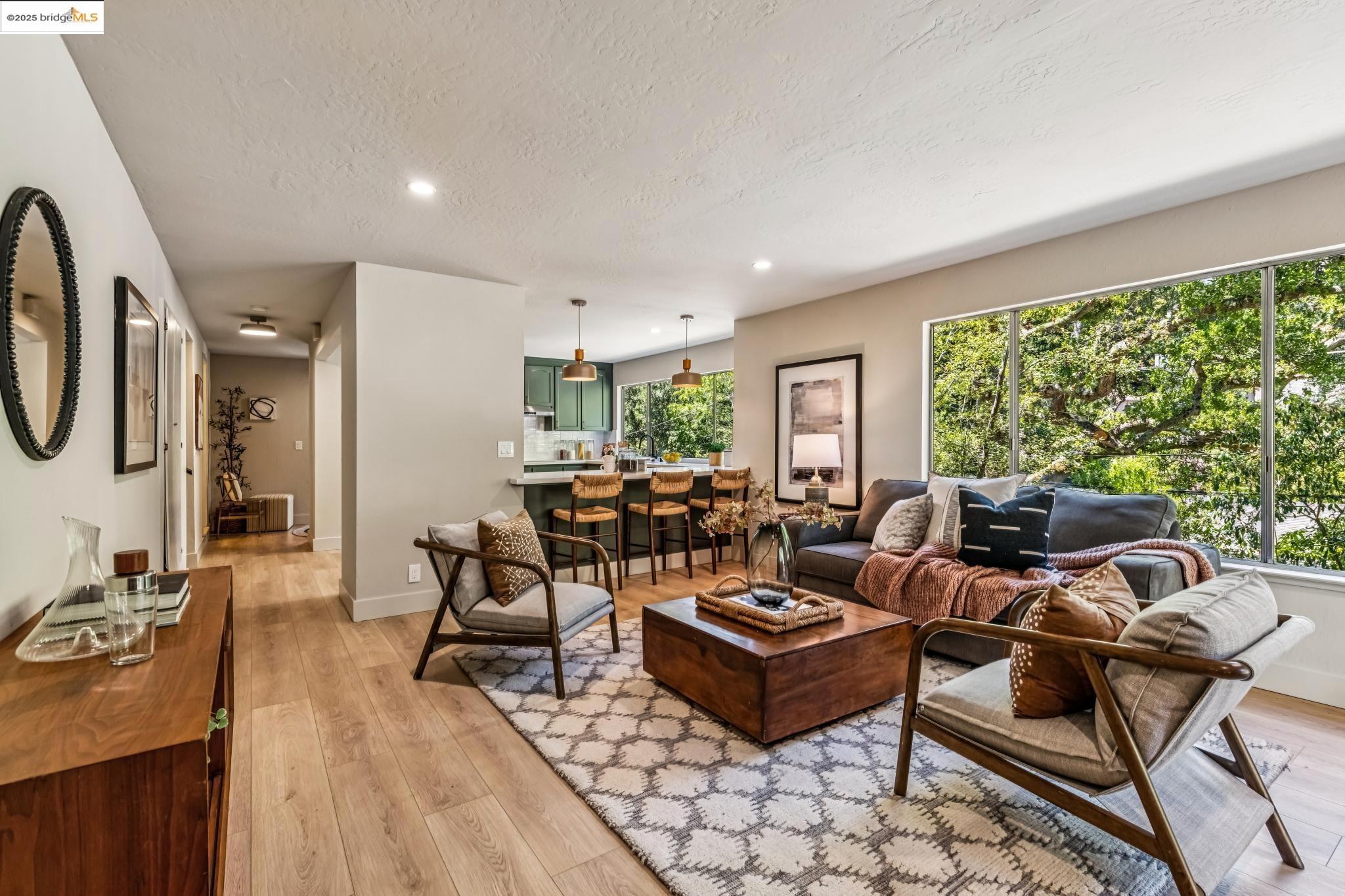 Detail Gallery Image 15 of 41 For 1801 Gouldin Rd, Oakland,  CA 94611 - 4 Beds | 2/1 Baths