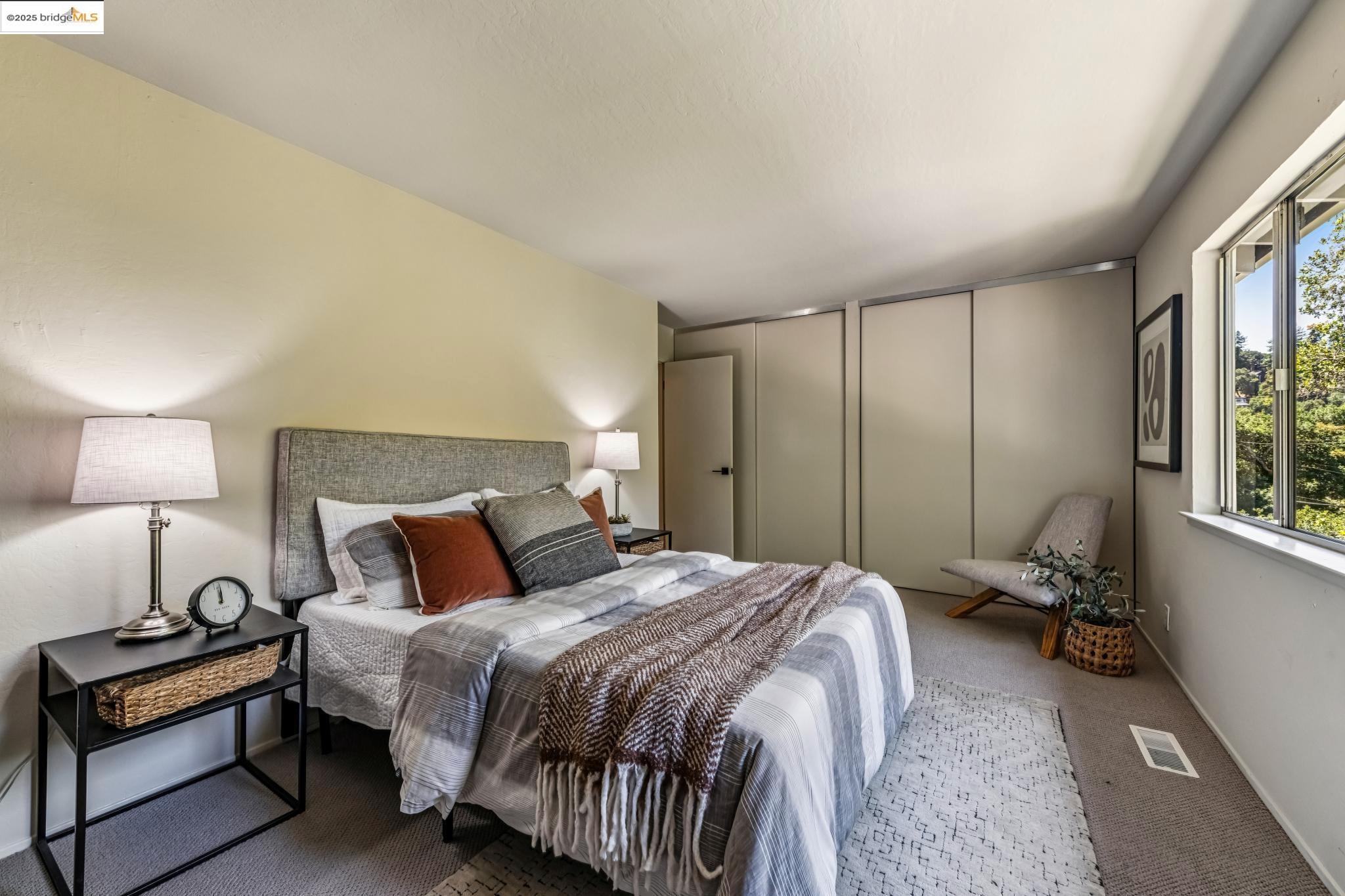 Detail Gallery Image 27 of 41 For 1801 Gouldin Rd, Oakland,  CA 94611 - 4 Beds | 2/1 Baths