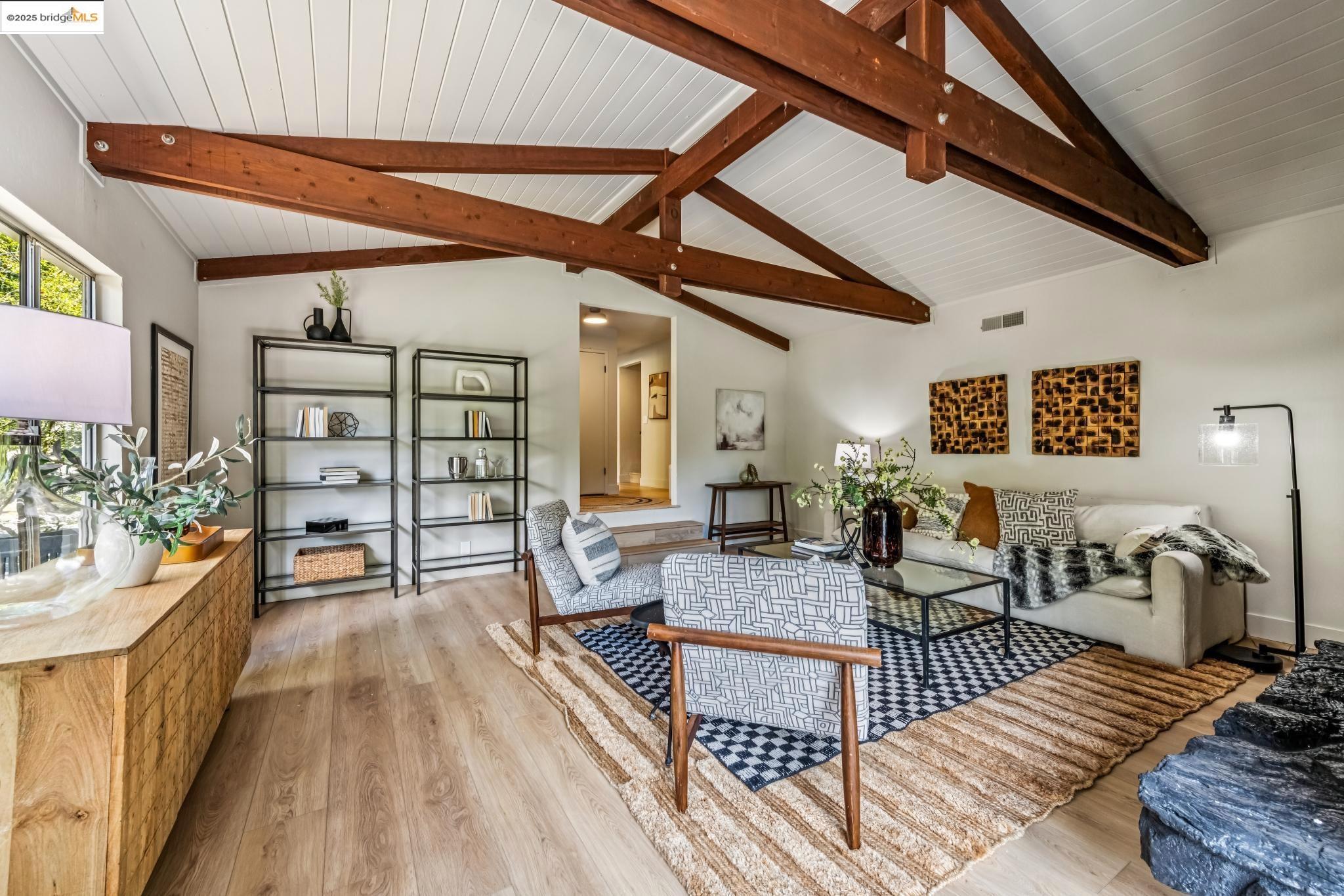 Detail Gallery Image 8 of 41 For 1801 Gouldin Rd, Oakland,  CA 94611 - 4 Beds | 2/1 Baths