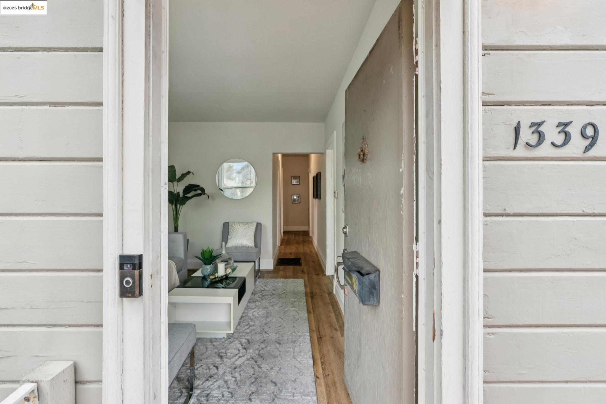 Detail Gallery Image 2 of 42 For 1339 Kains Ave, Berkeley,  CA 94702 - 3 Beds | 1 Baths