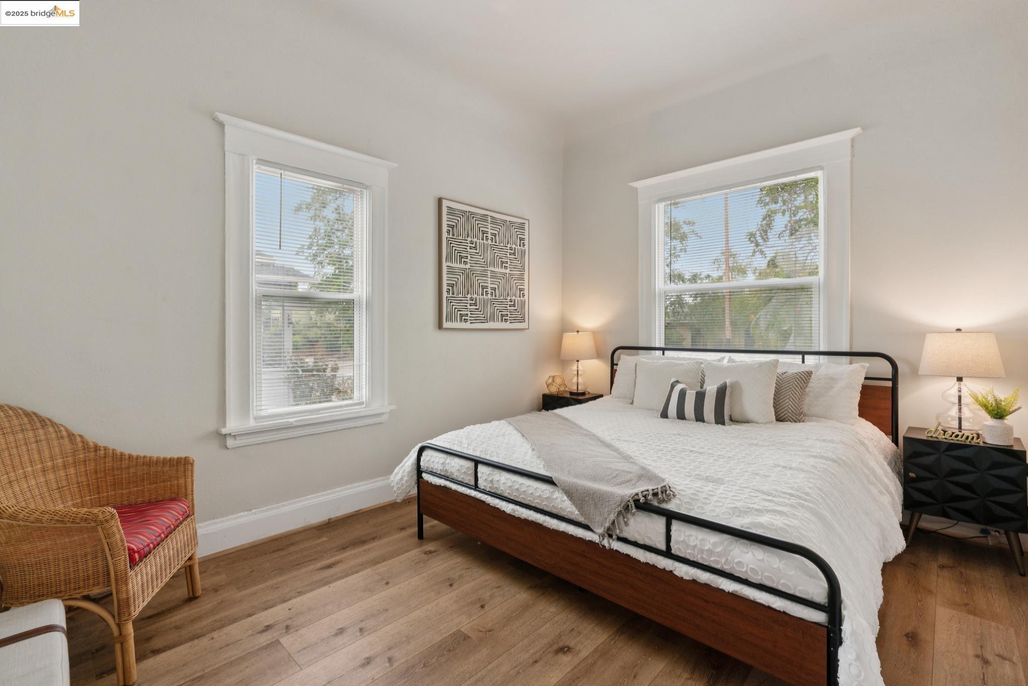 Detail Gallery Image 15 of 42 For 1339 Kains Ave, Berkeley,  CA 94702 - 3 Beds | 1 Baths