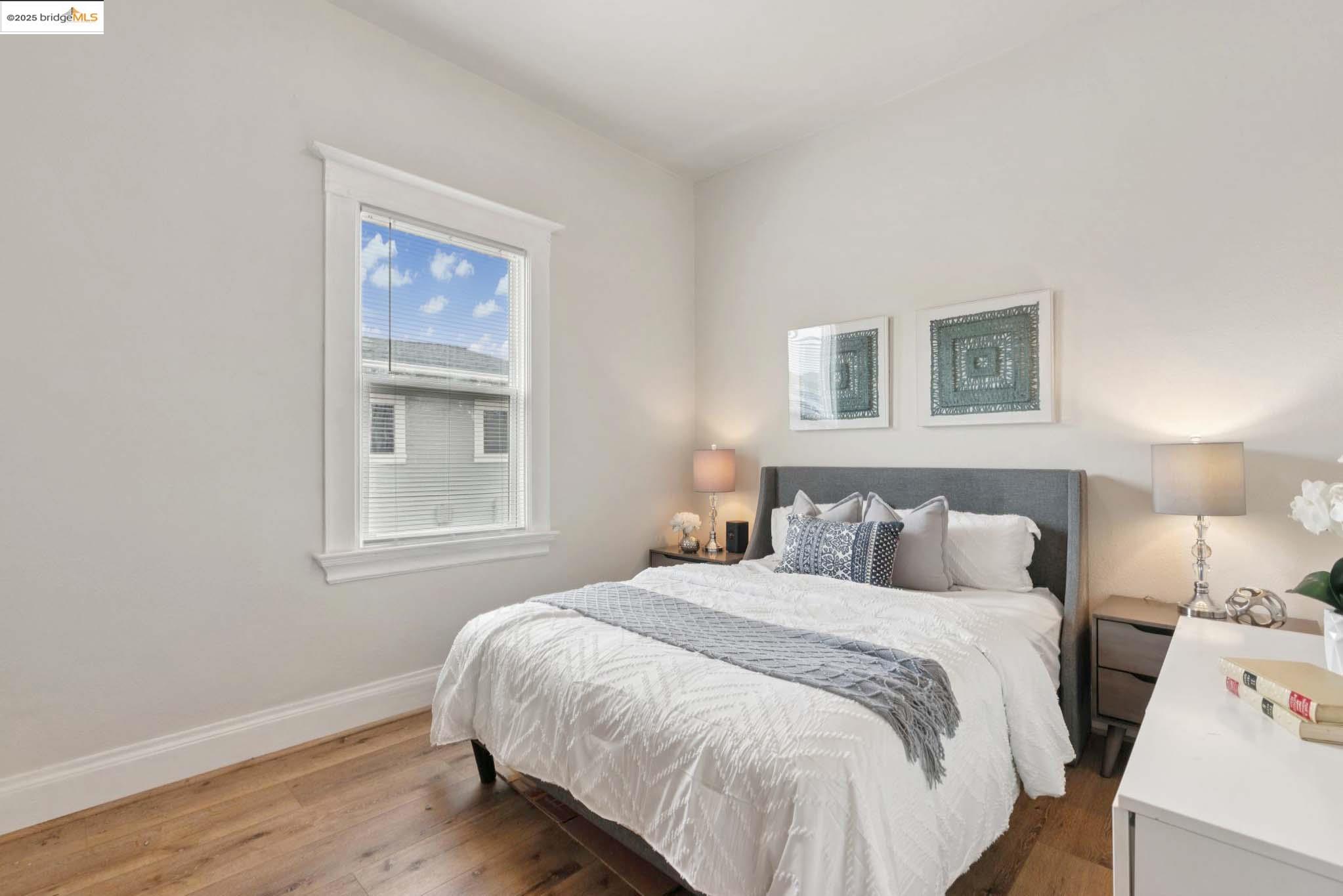 Detail Gallery Image 17 of 42 For 1339 Kains Ave, Berkeley,  CA 94702 - 3 Beds | 1 Baths